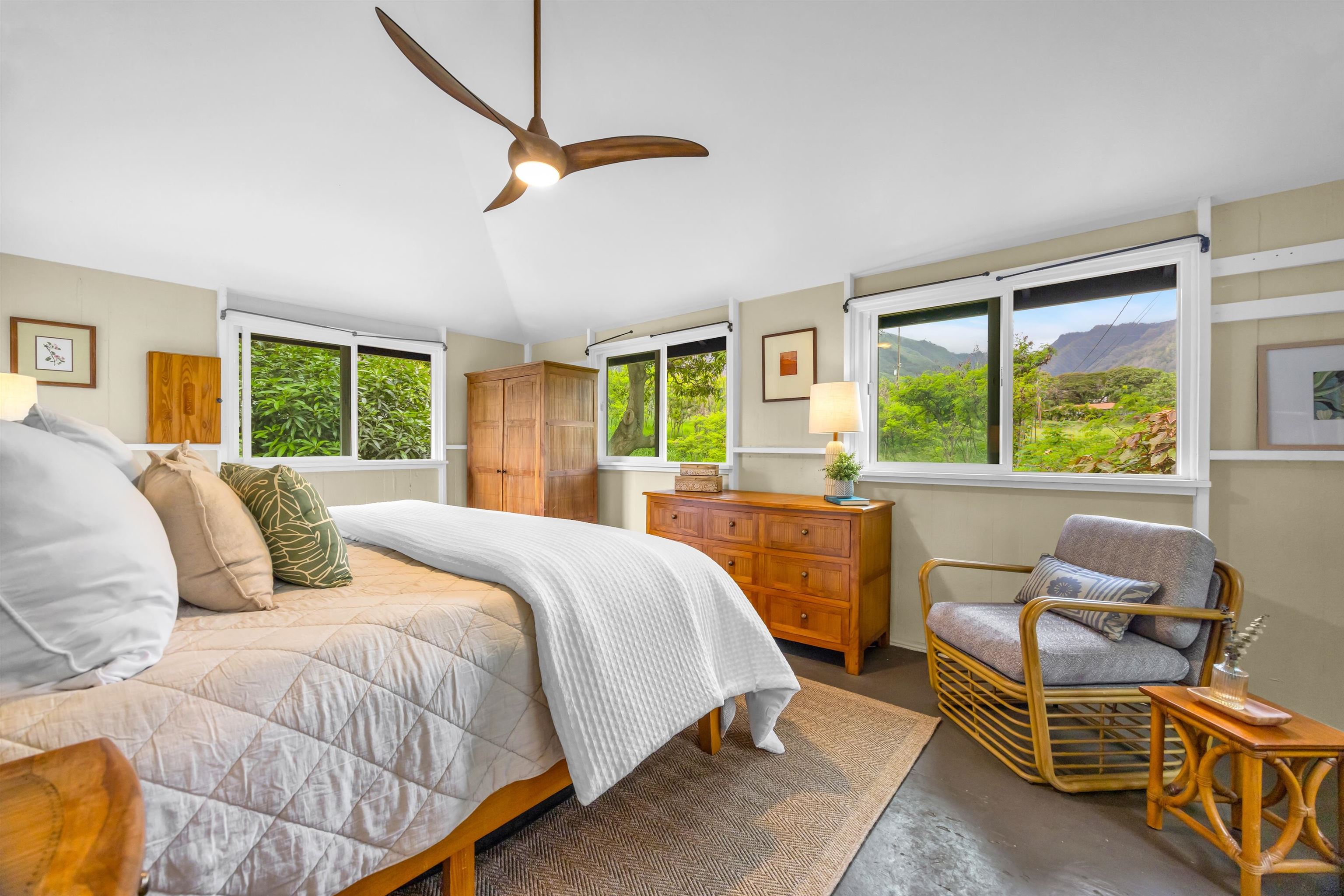 1482  Honoapiilani Hwy , Wailuku home - photo 16 of 43