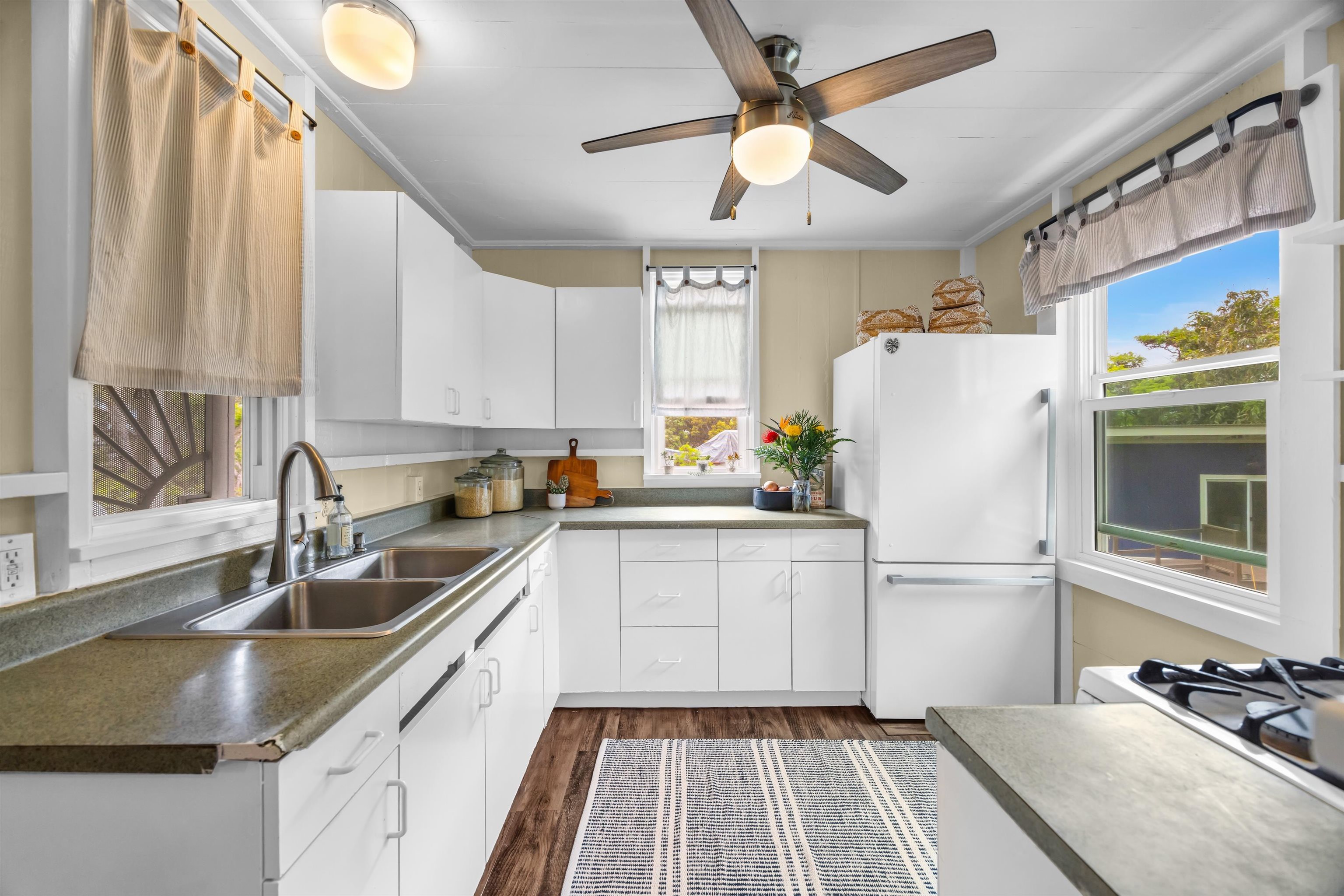 1482  L. Honoapiilani Hwy , Wailuku home - photo 4 of 43