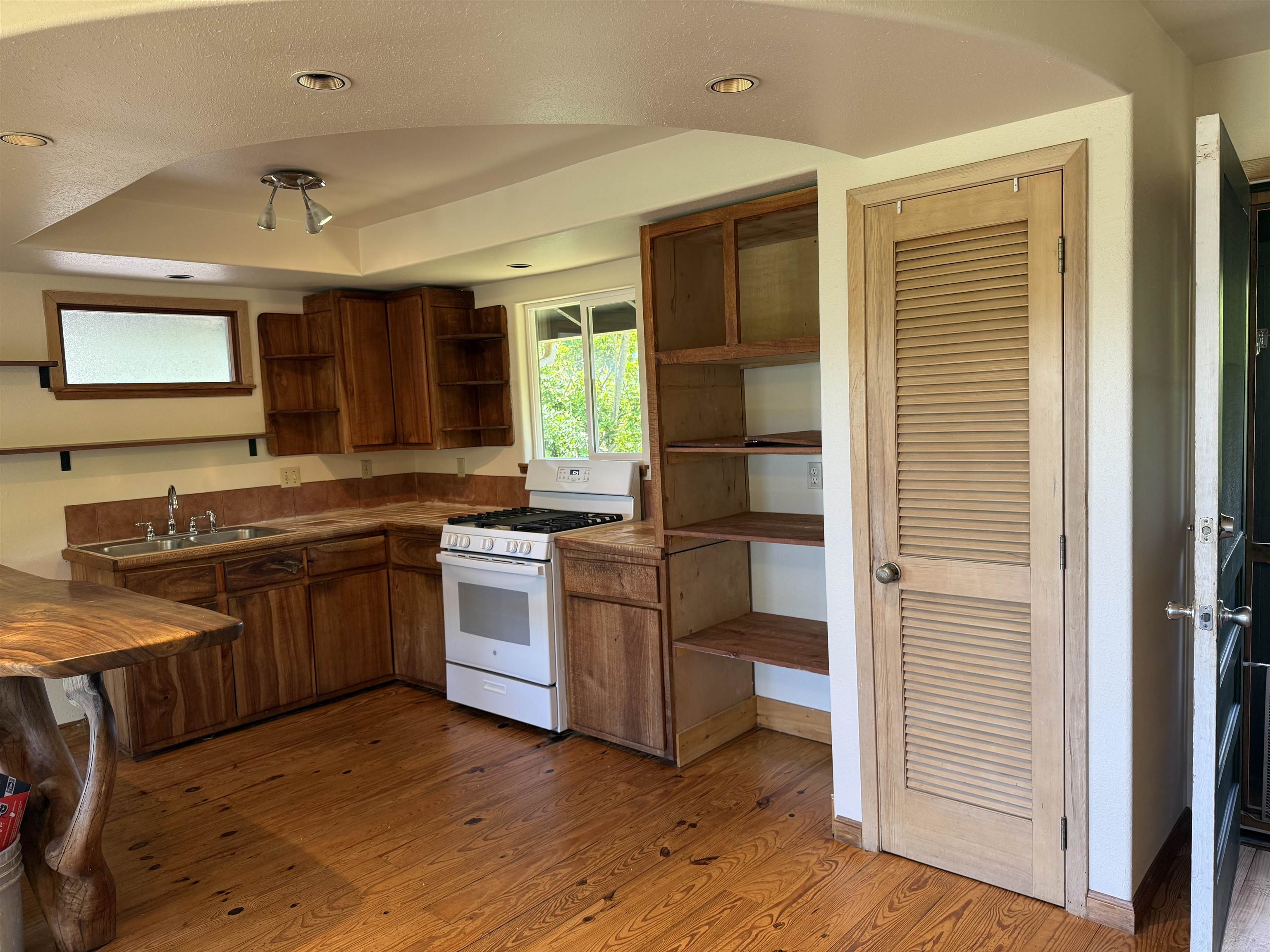 1490  Kokomo Rd , Haiku home - photo 2 of 19
