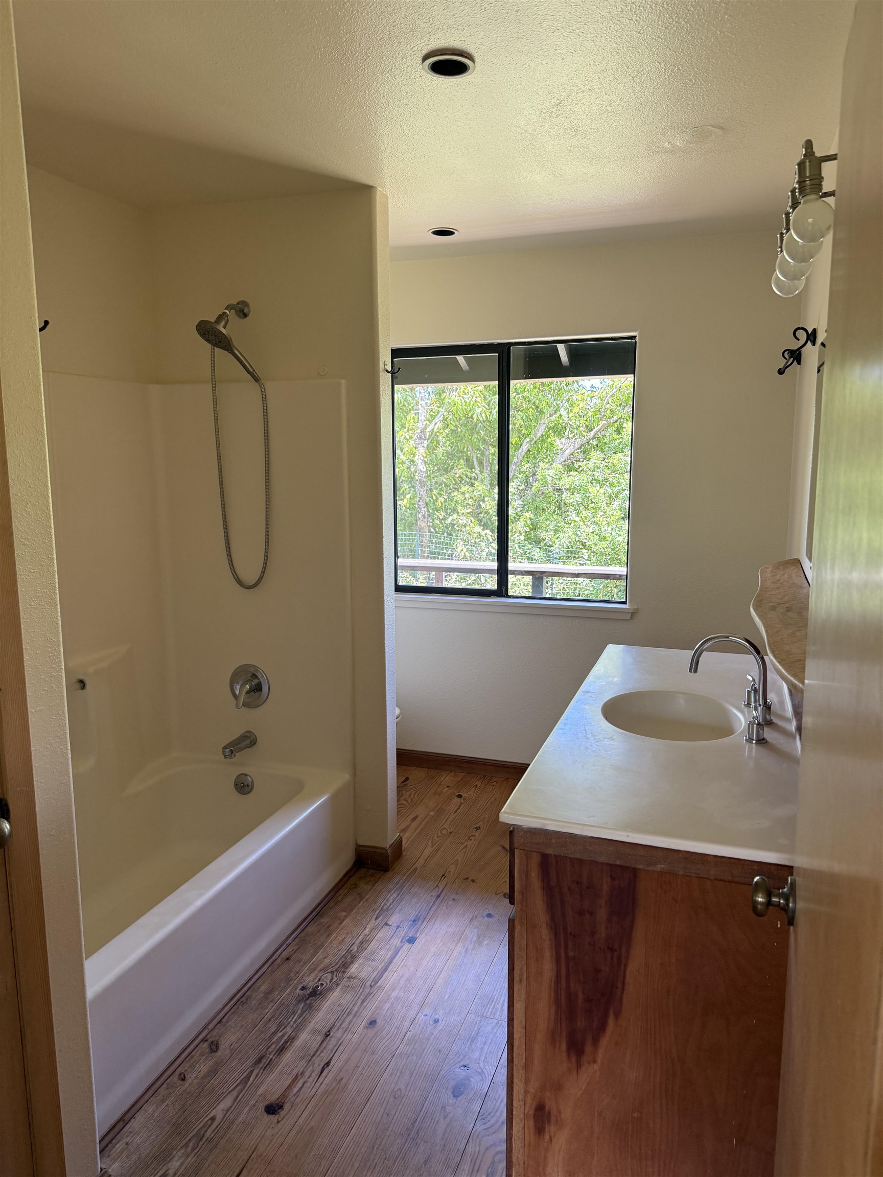 1490  Kokomo Rd , Haiku home - photo 6 of 19