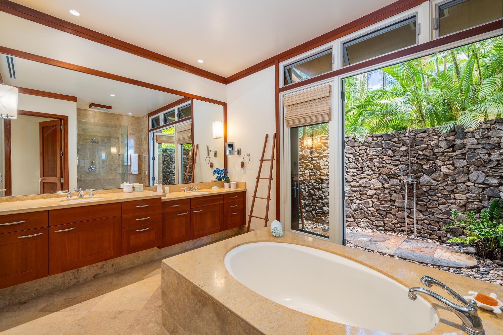 Coconut Grove condo # 15, Lahaina, Hawaii - photo 18 of 50