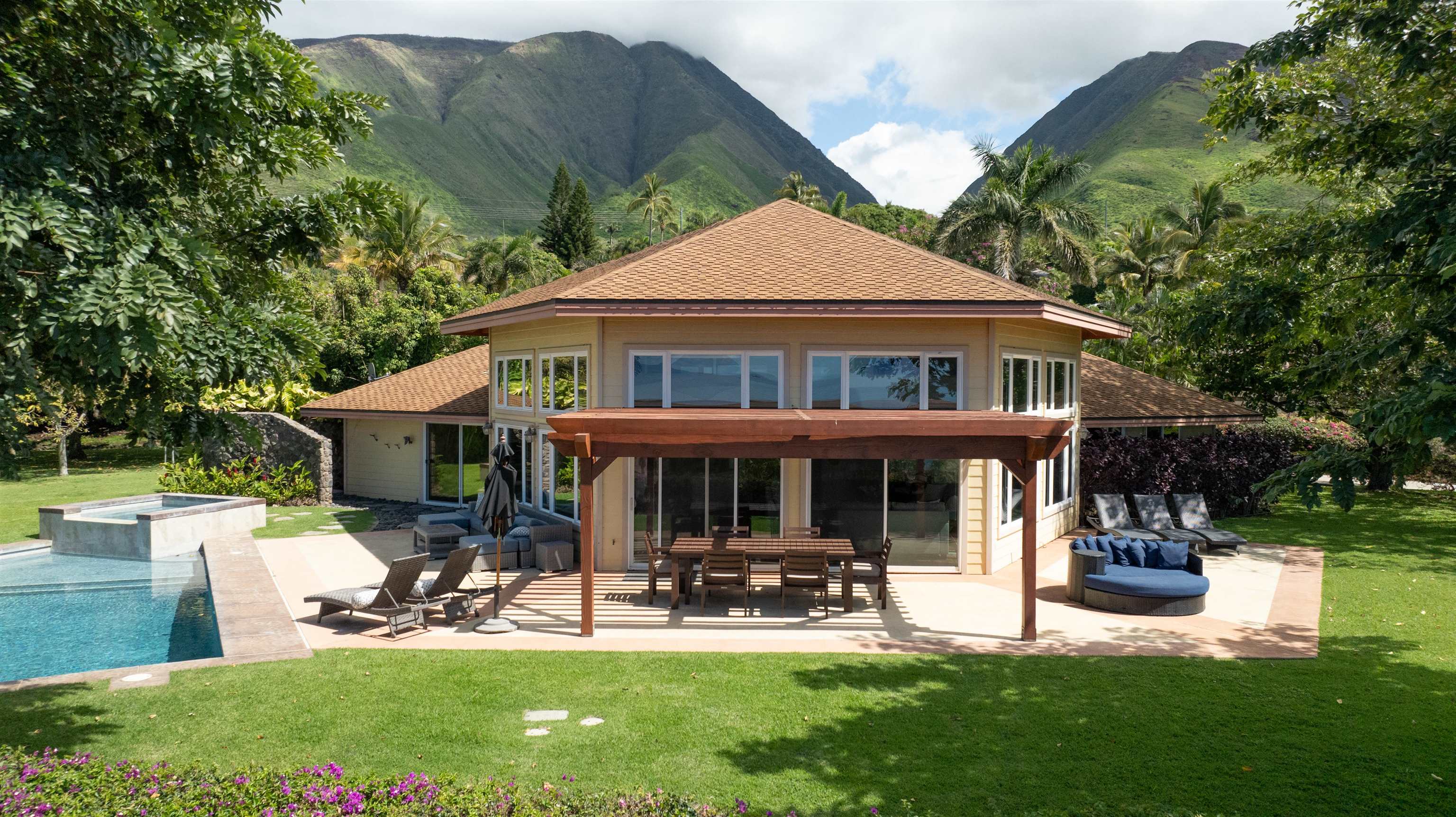 15  Huapala St , Lahaina home - photo 25 of 50