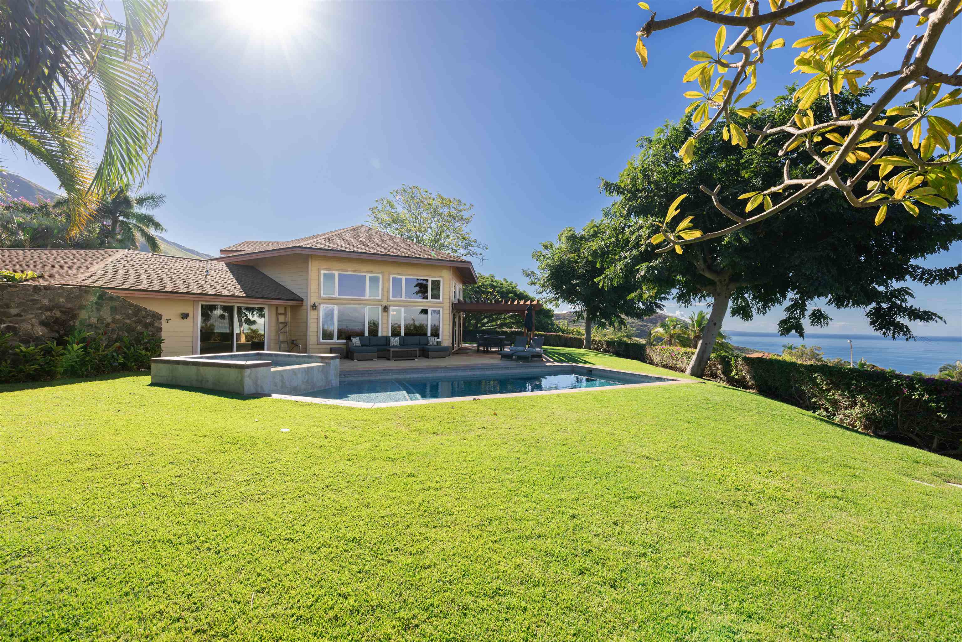 15  Huapala St , Lahaina home - photo 33 of 50