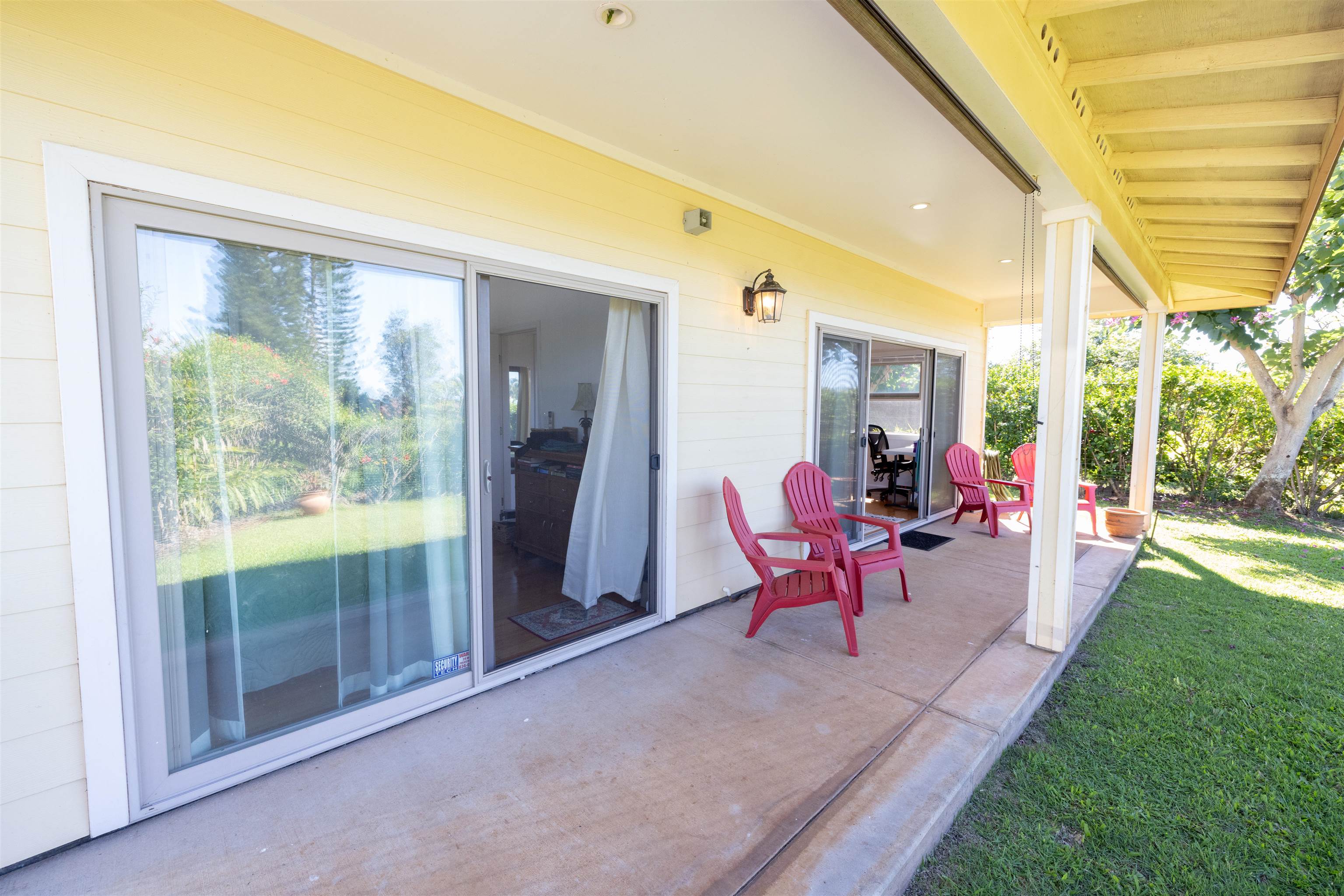 15  Huapala St , Lahaina home - photo 38 of 50