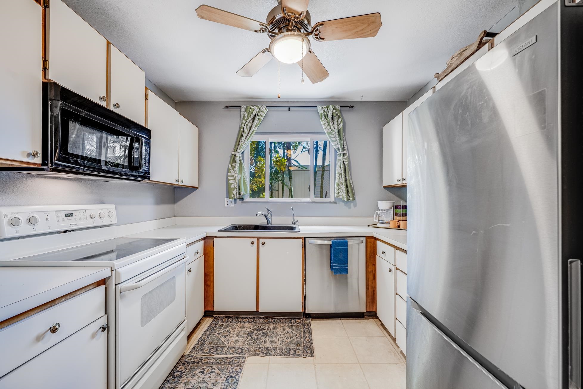 Haleakala Gardens condo # 15D, Kihei, Hawaii - photo 6 of 28