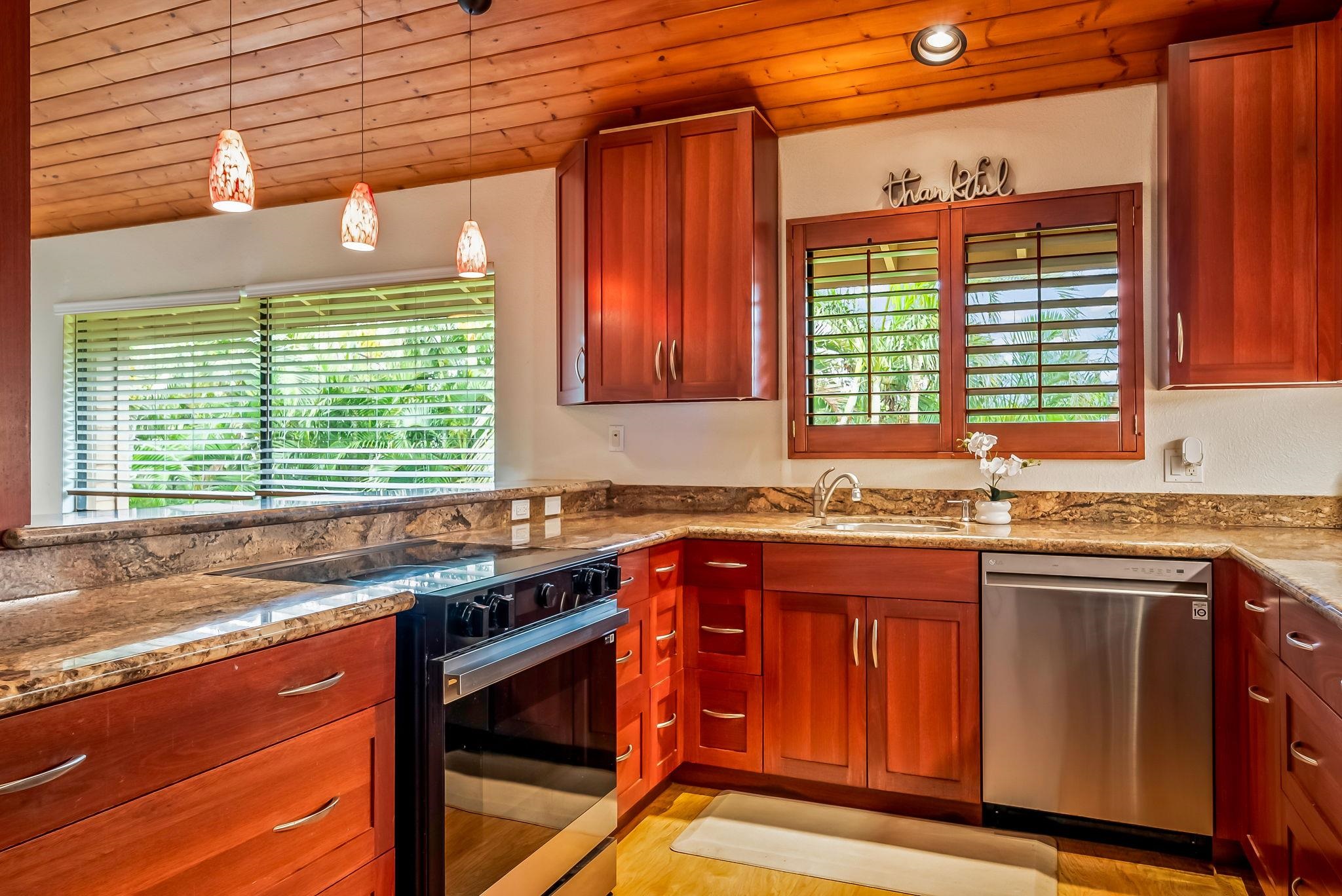 Haleakala Gardens condo # 17E, Kihei, Hawaii - photo 6 of 43