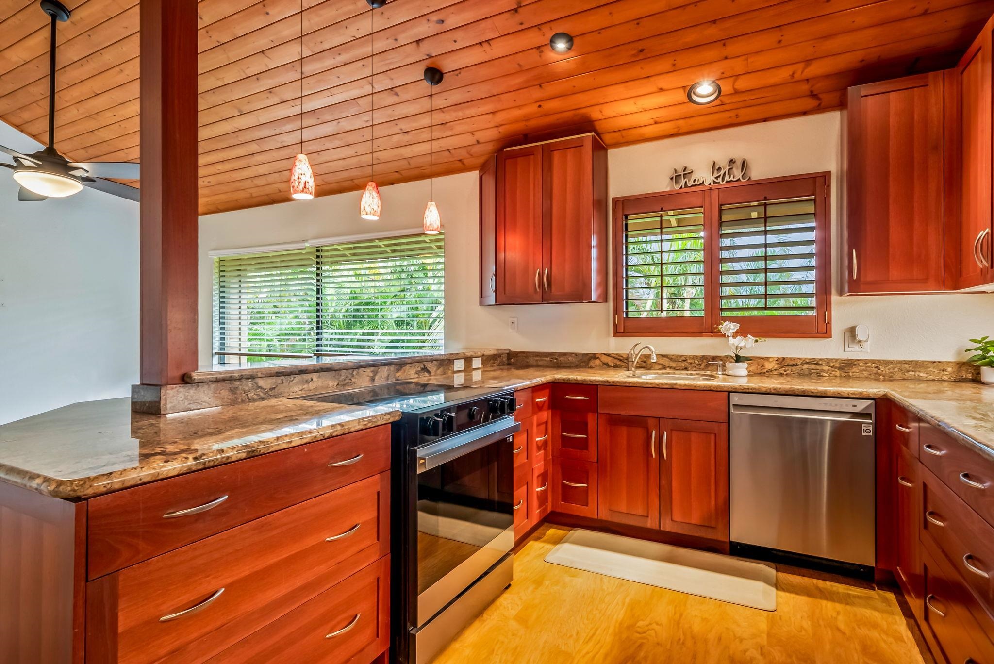 Haleakala Gardens condo # 17E, Kihei, Hawaii - photo 7 of 43