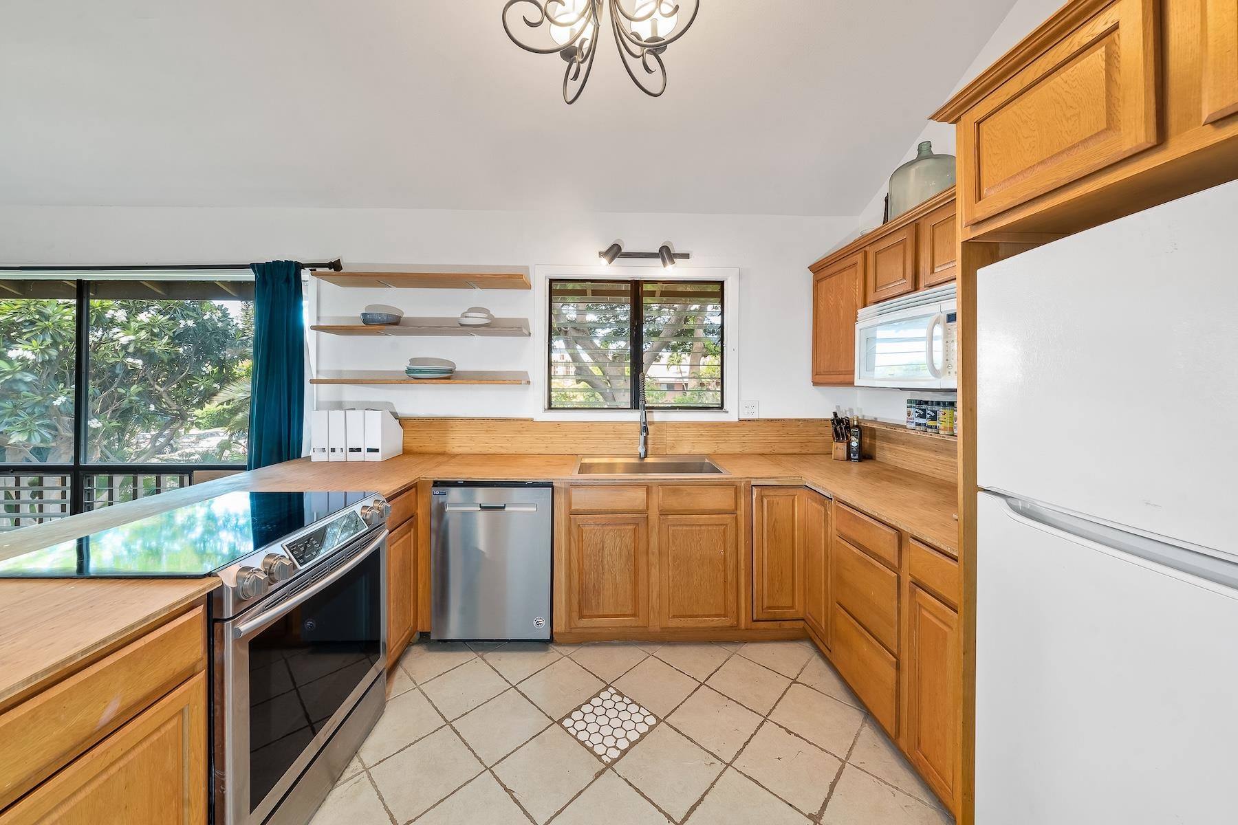 Haleakala Gardens condo # 3E, Kihei, Hawaii - photo 4 of 14