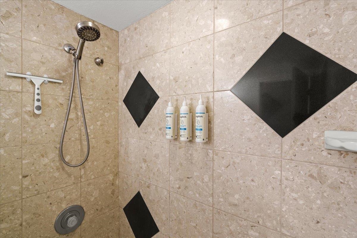 Island Sands condo # 103, Wailuku, Hawaii - photo 17 of 28