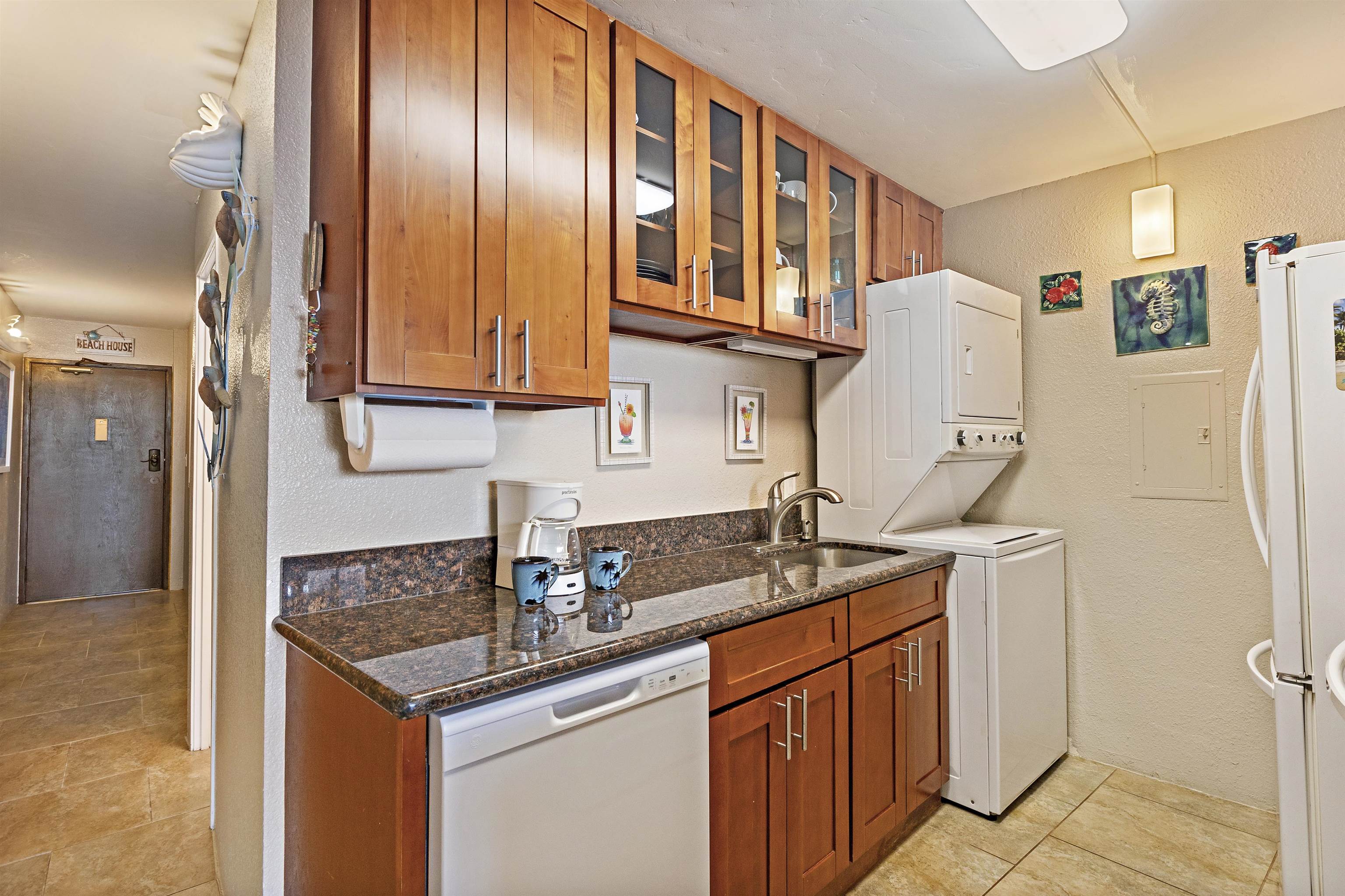 Island Sands condo # 104, Wailuku, Hawaii - photo 8 of 31