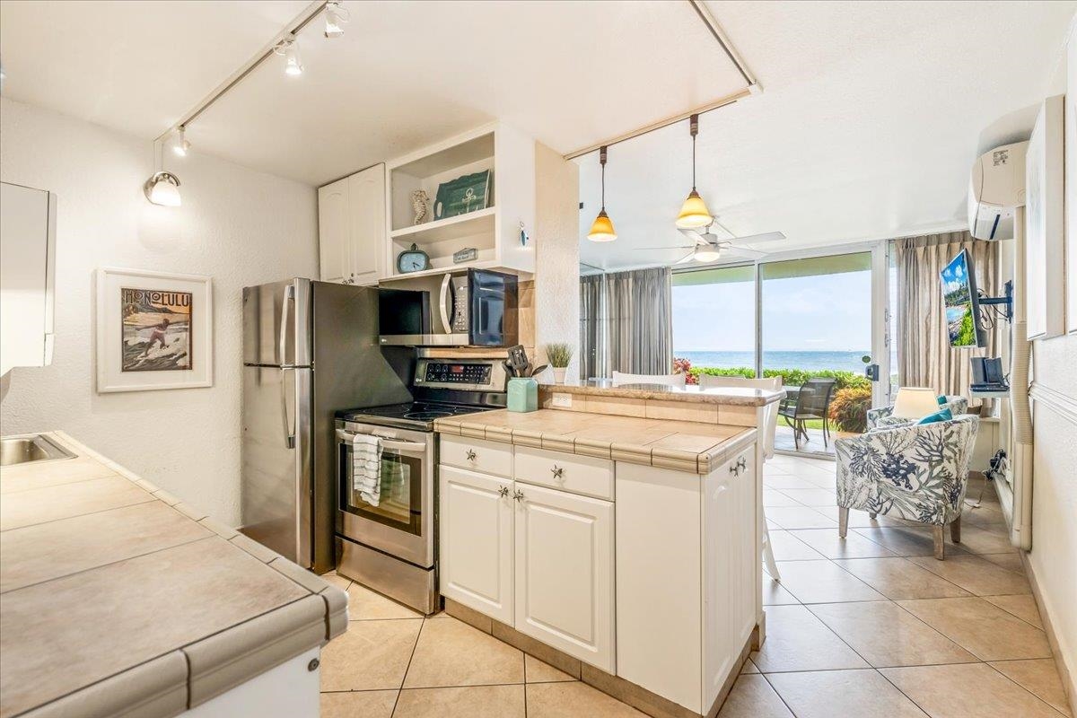 Island Sands condo # 110, Wailuku, Hawaii - photo 12 of 40