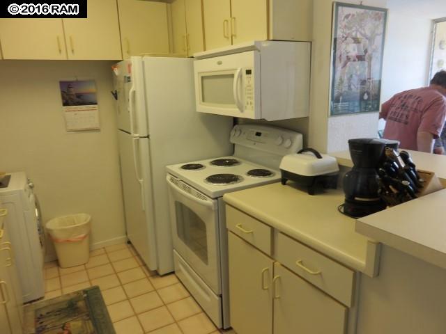 Island Sands condo # 204, Wailuku, Hawaii - photo 4 of 29