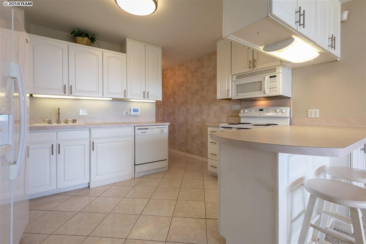 Island Sands condo # 303, Wailuku, Hawaii - photo 8 of 30