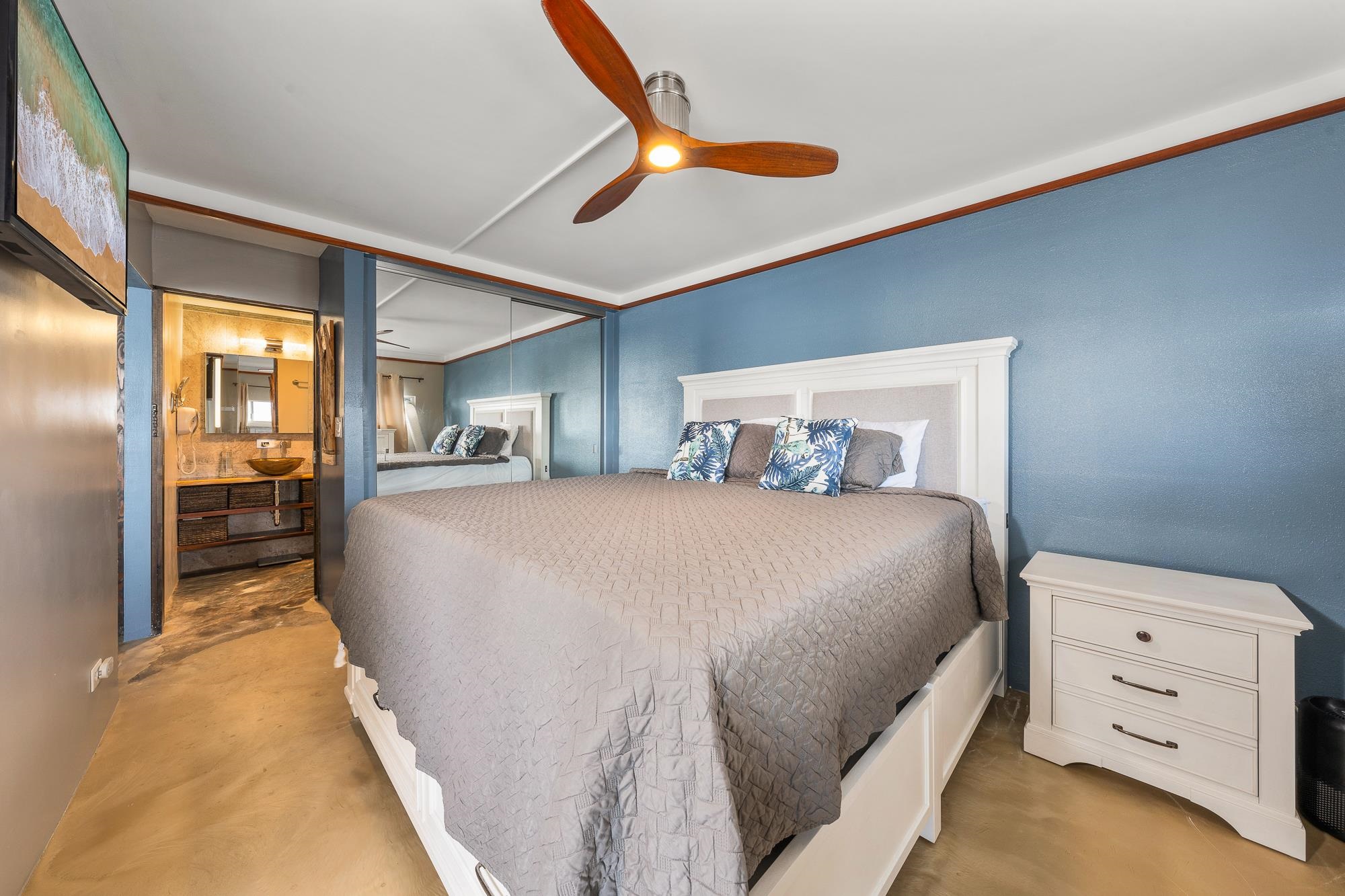 Island Sands condo # 511, Wailuku, Hawaii - photo 15 of 38