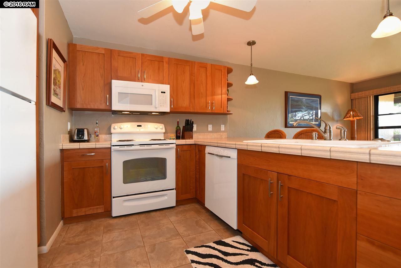 Kaanapali Plantation condo # 29, Lahaina, Hawaii - photo 4 of 30