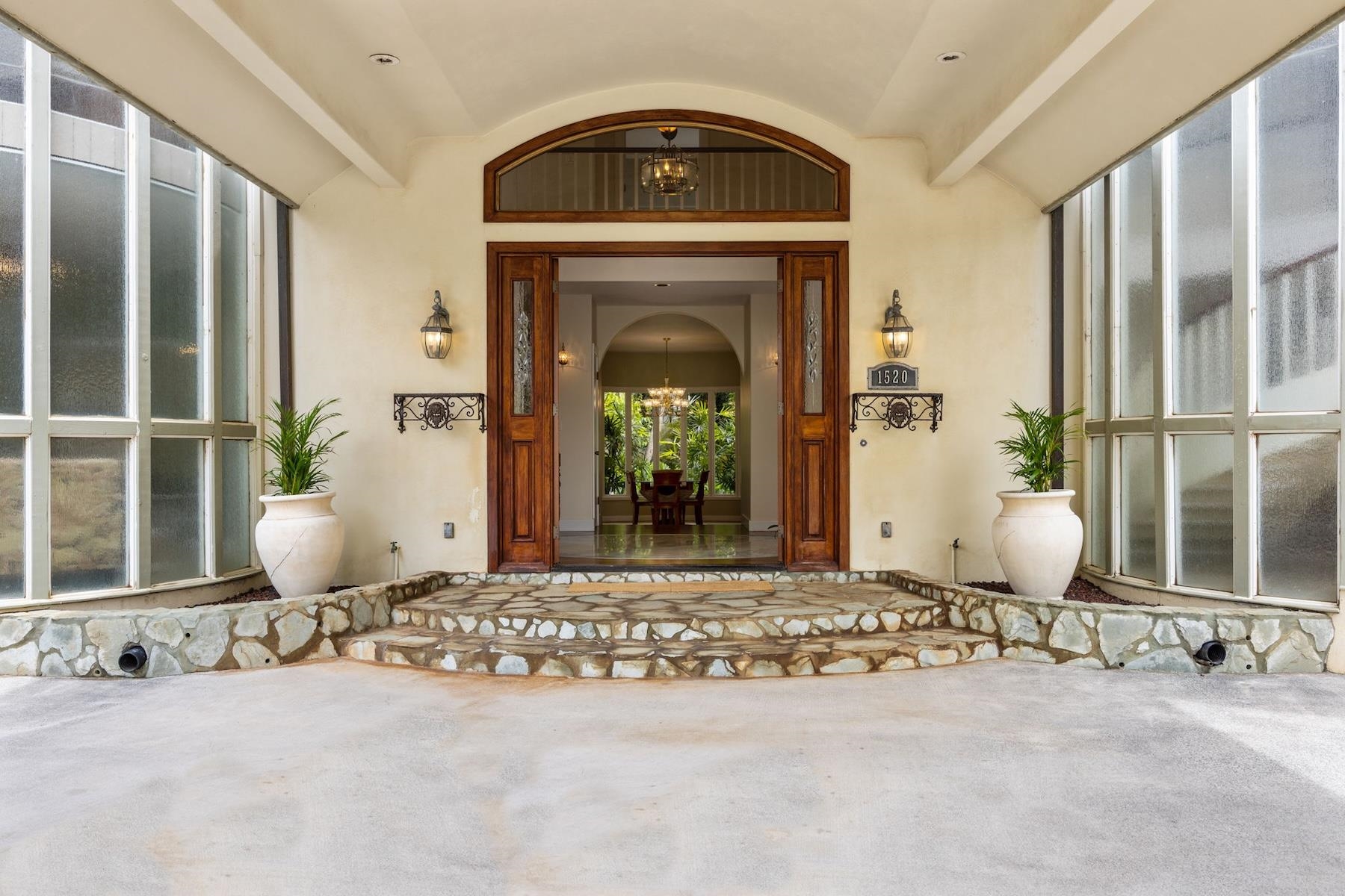 1520  Kilinoe Pl , Wailuku home - photo 2 of 50