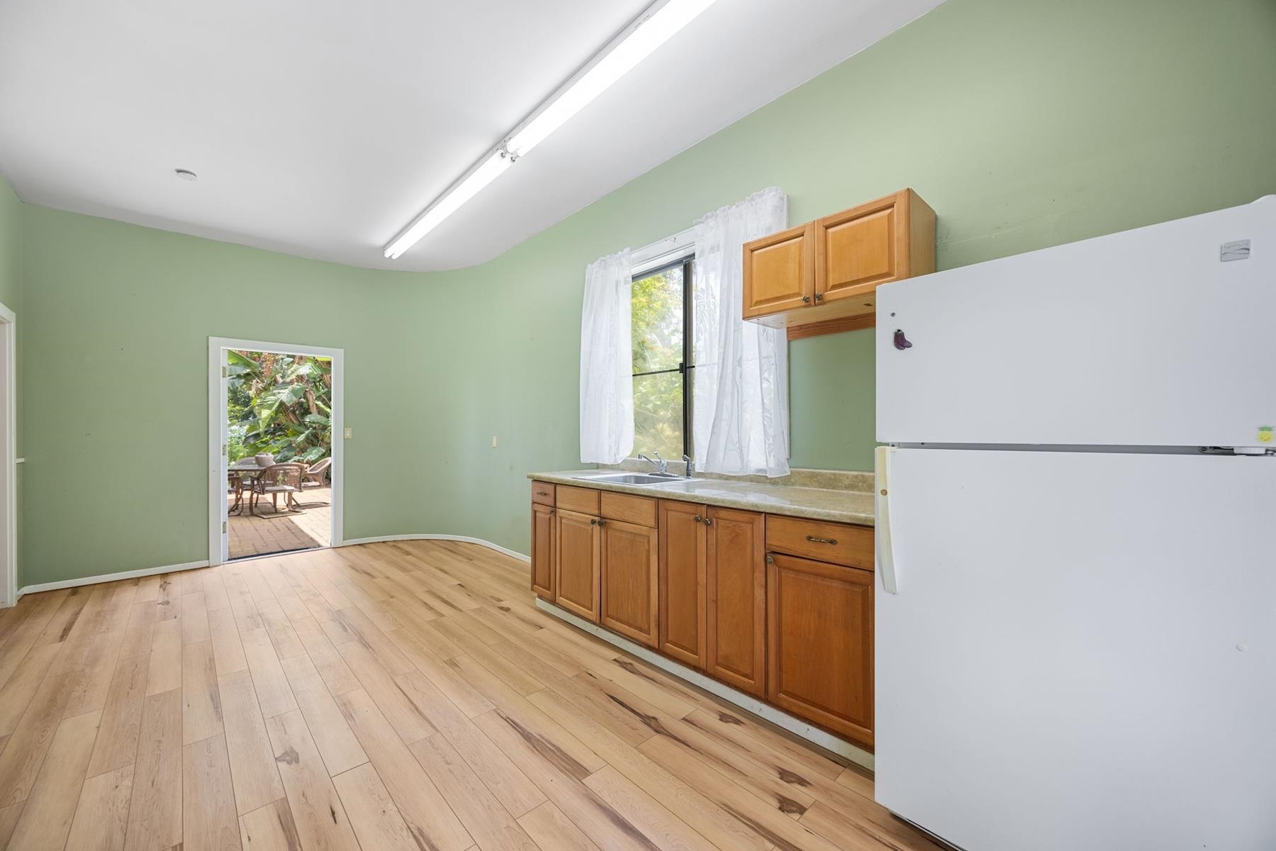 1520  Kilinoe Pl , Wailuku home - photo 37 of 50