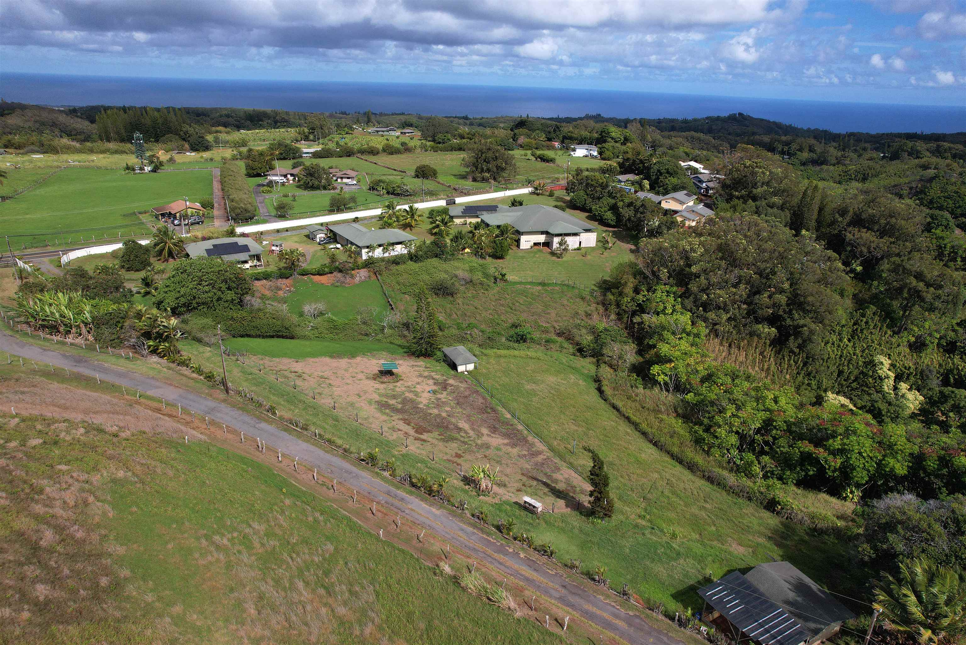 1525  Kaupakalua Rd Haiku, Haiku home - photo 19 of 48