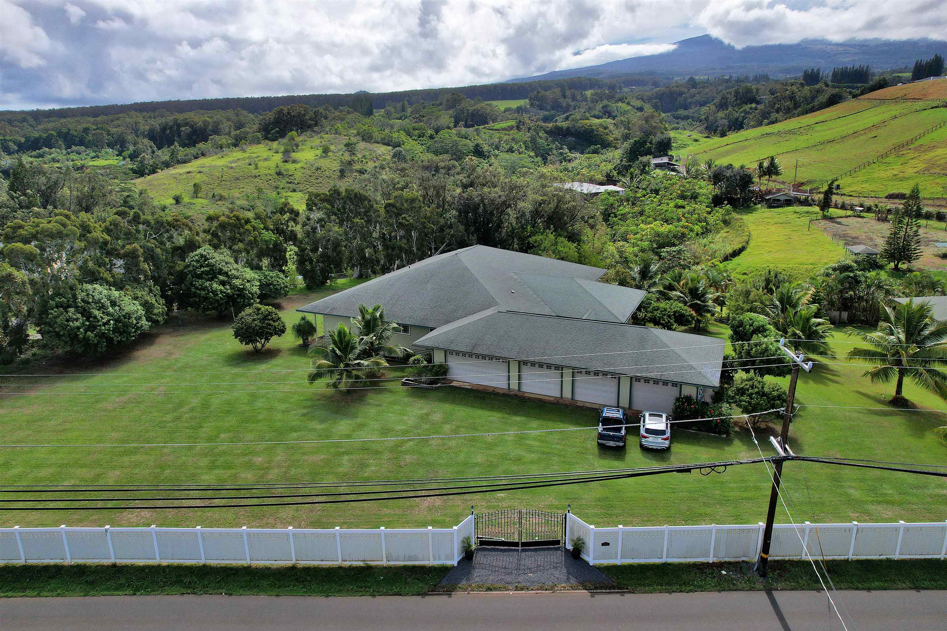 1525  Kaupakalua Rd Haiku, Haiku home - photo 38 of 48