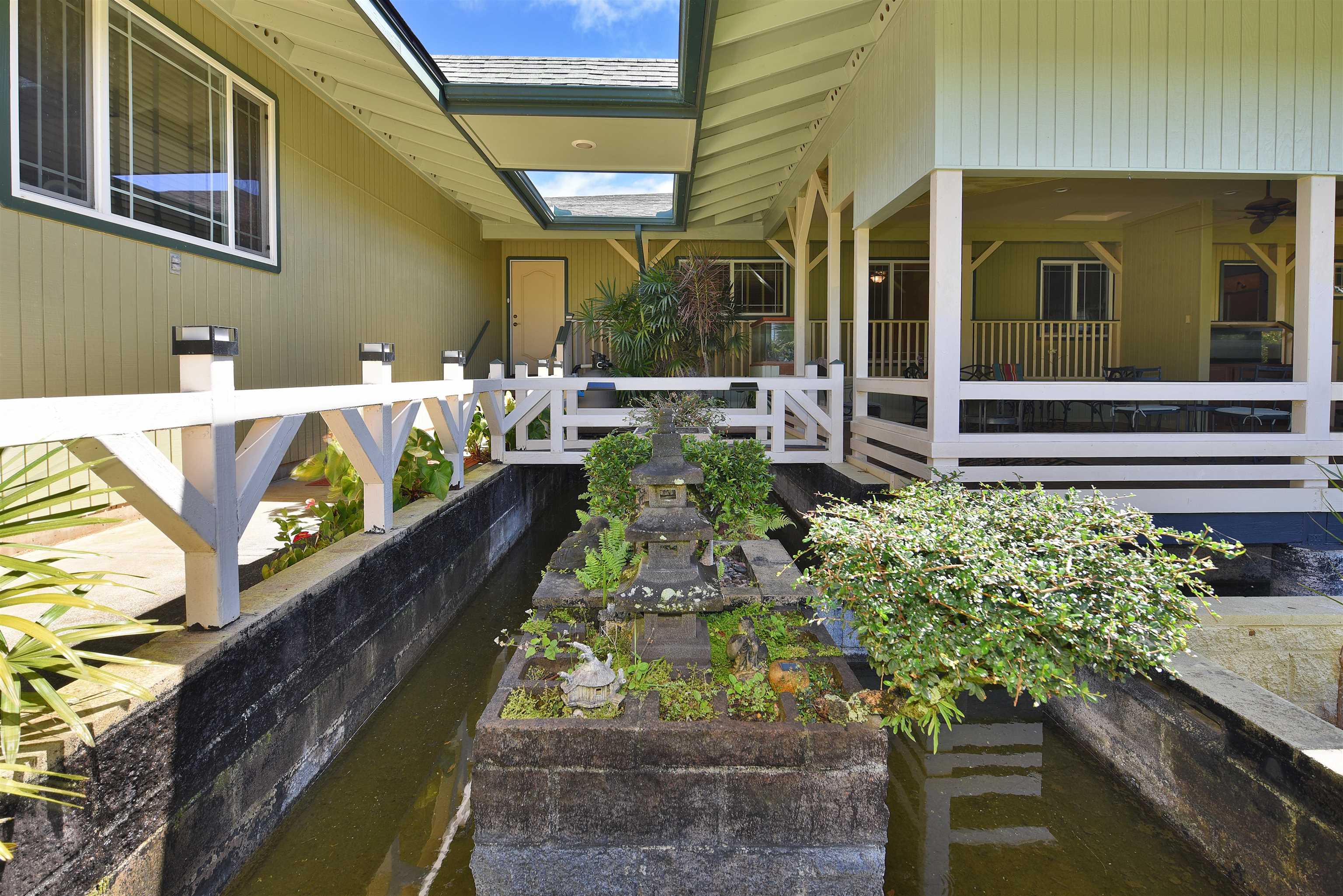 1525  Kaupakalua Rd Haiku, Haiku home - photo 2 of 48