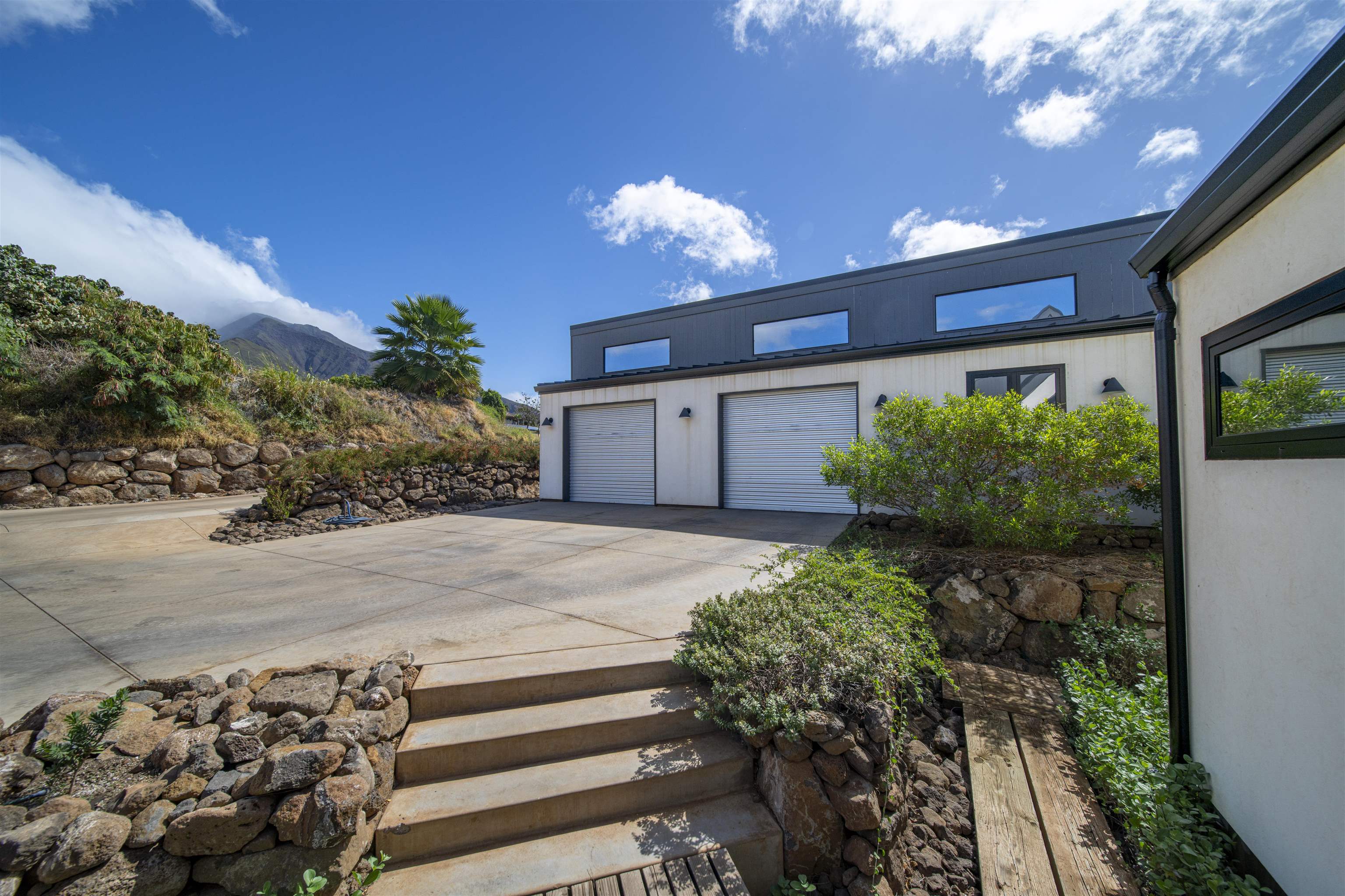 153  Haniu St , Lahaina home - photo 11 of 41