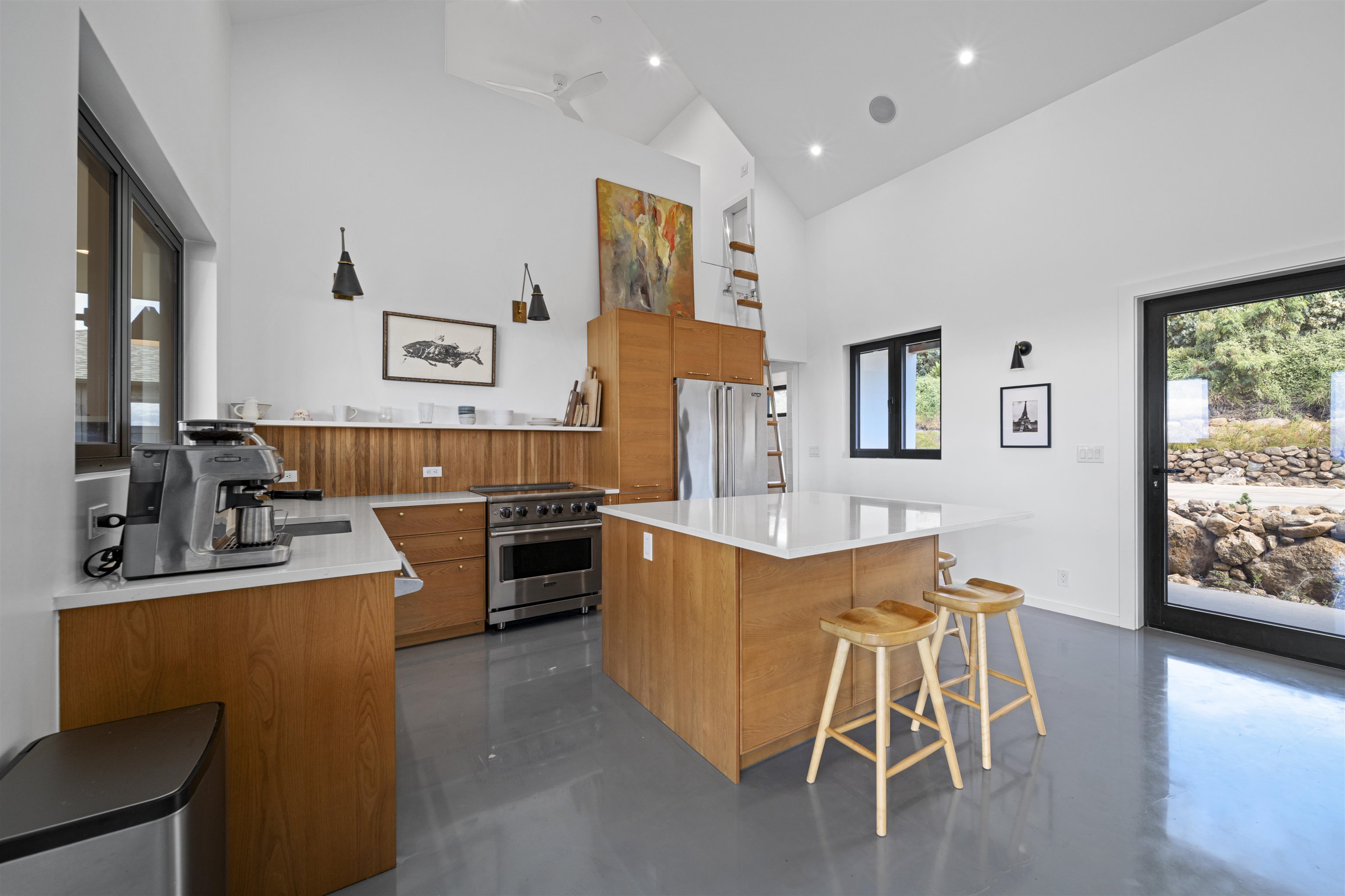 153  Haniu St , Lahaina home - photo 14 of 41