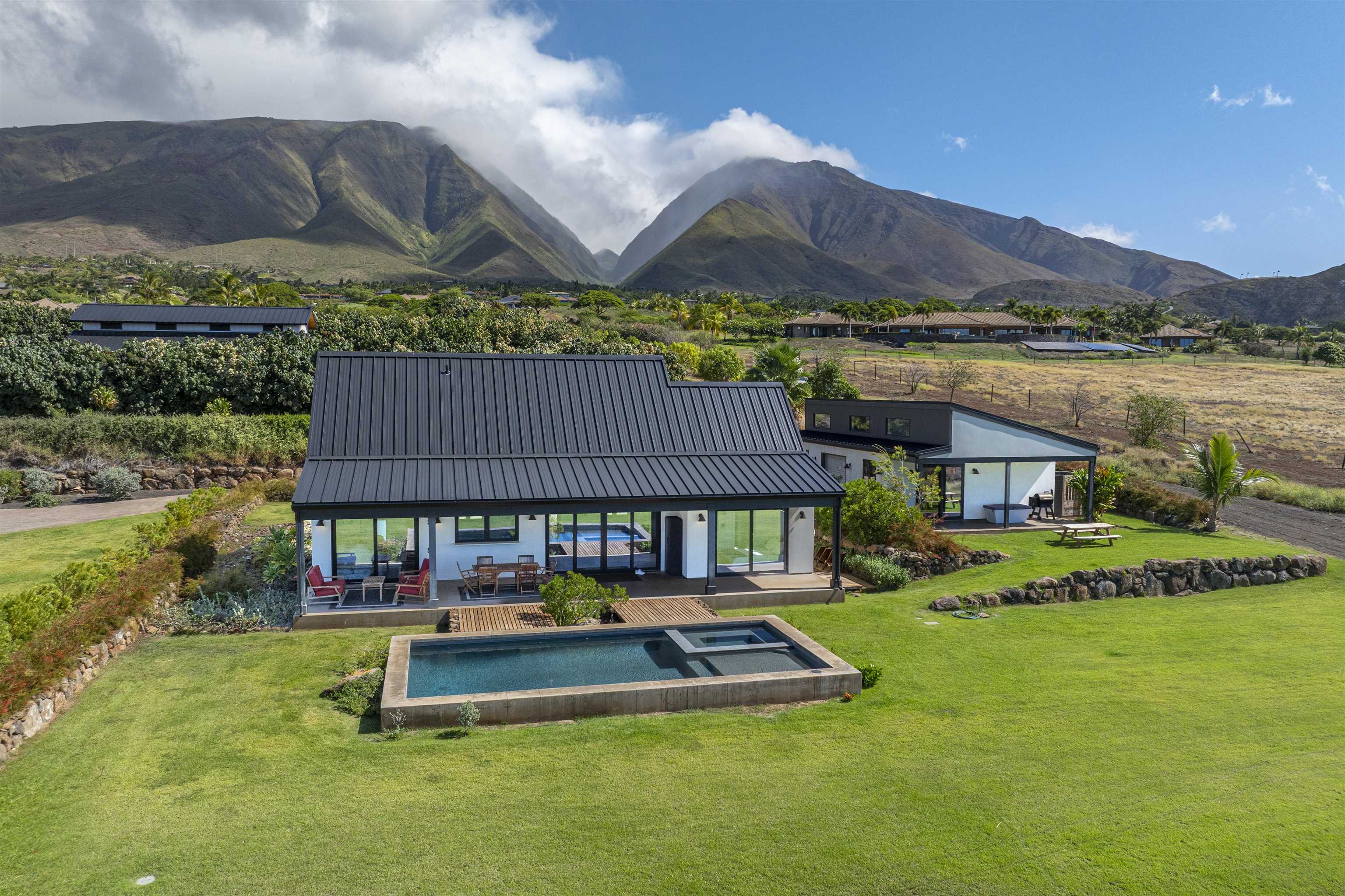 153  Haniu St , Lahaina home - photo 9 of 41