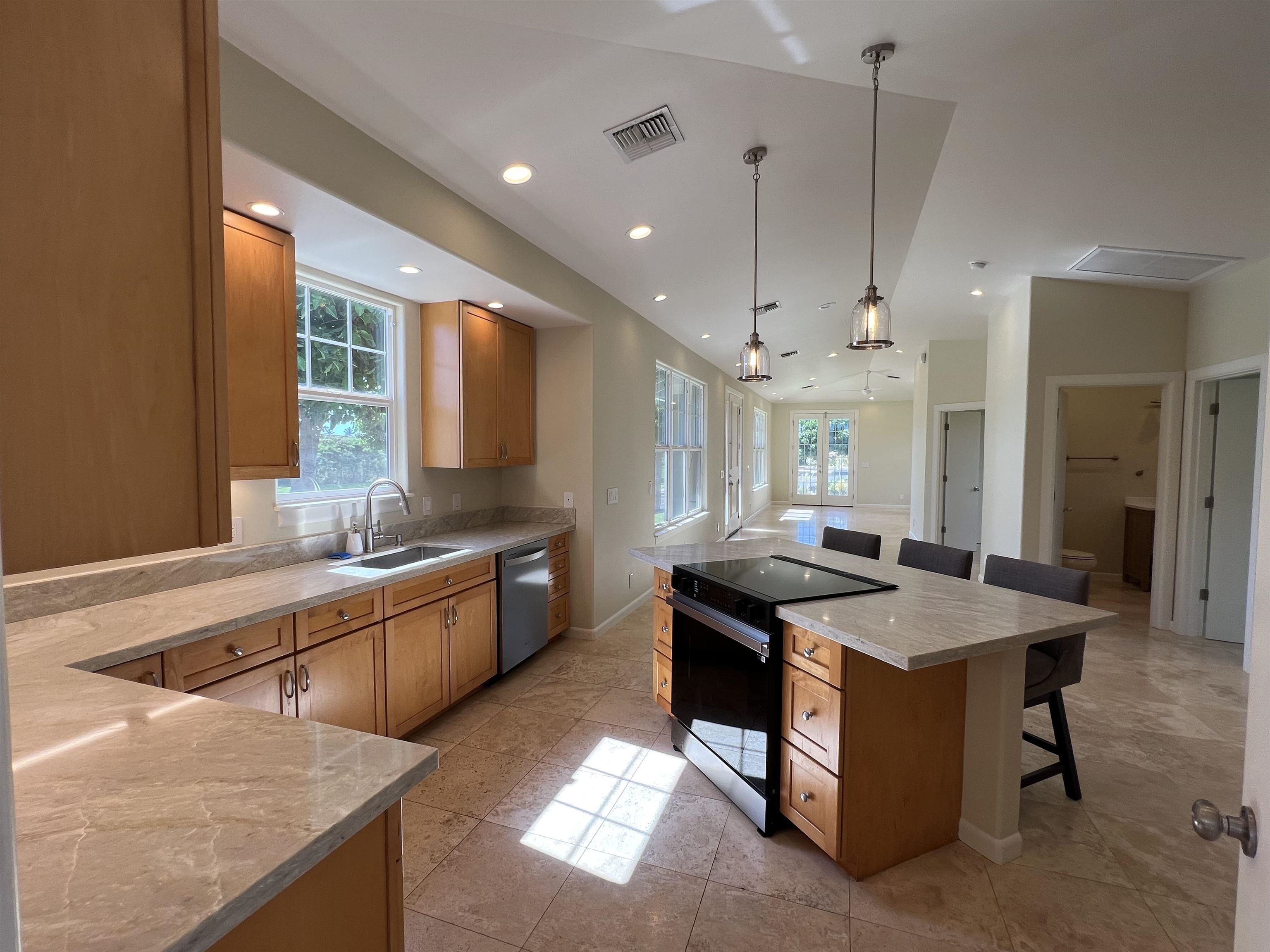 155  Kuli Puu St South Kihei, Kihei home - photo 4 of 50