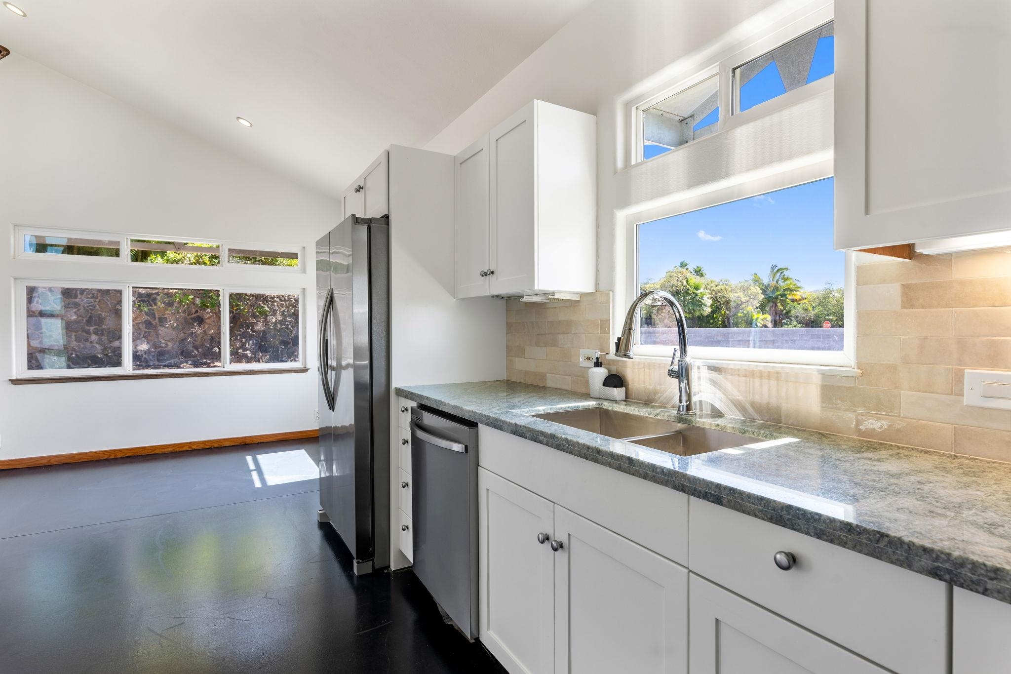 159  Auhana Rd Auhana, Kihei home - photo 11 of 40