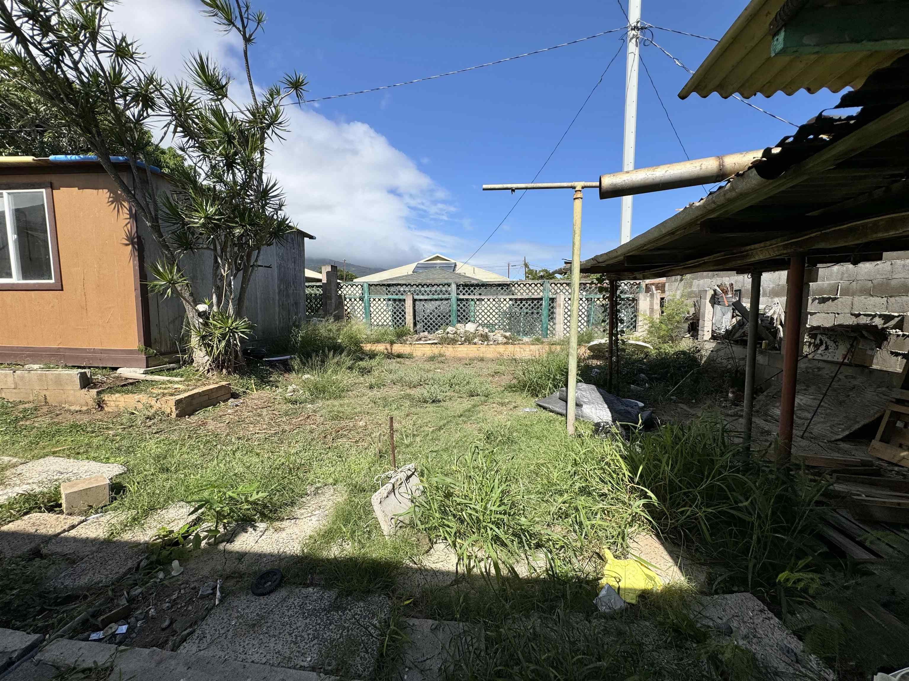 1590  Ono St Wailuku, Wailuku home - photo 2 of 9