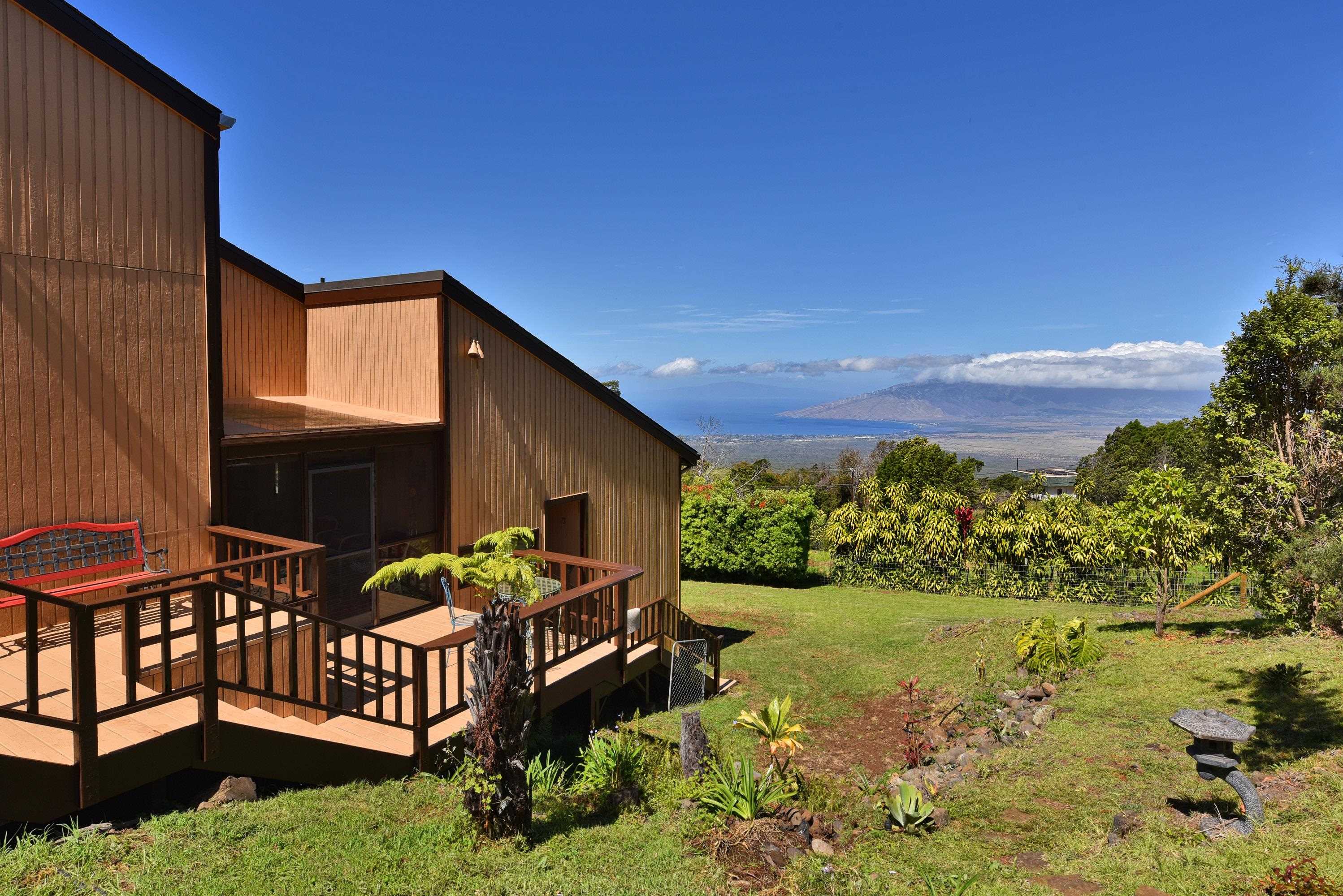 16  Kekaulike Ave , Kula/Ulupalakua/Kanaio home - photo 2 of 50