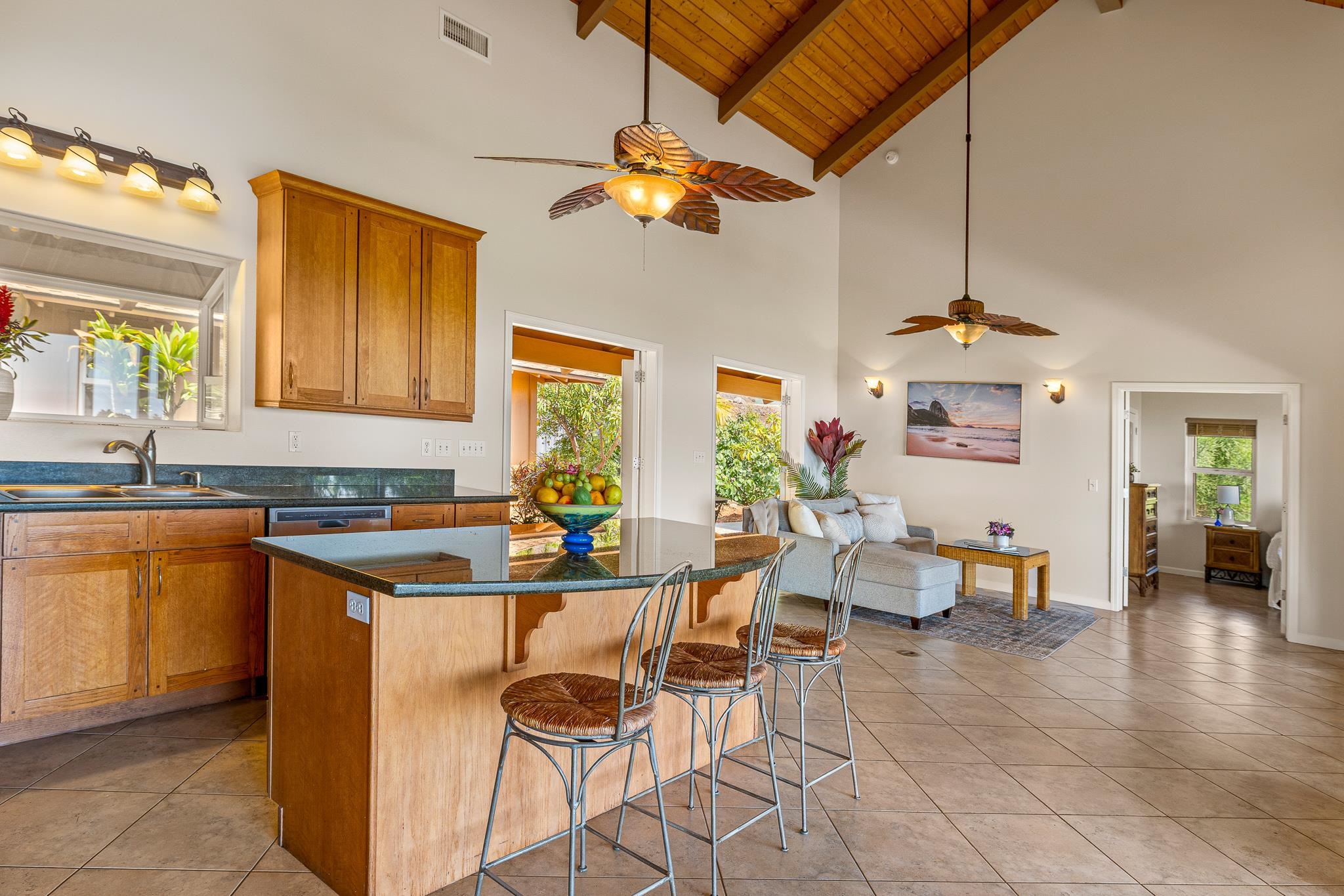 16  Kumu Niu Pl Launiupoko, Lahaina home - photo 5 of 39