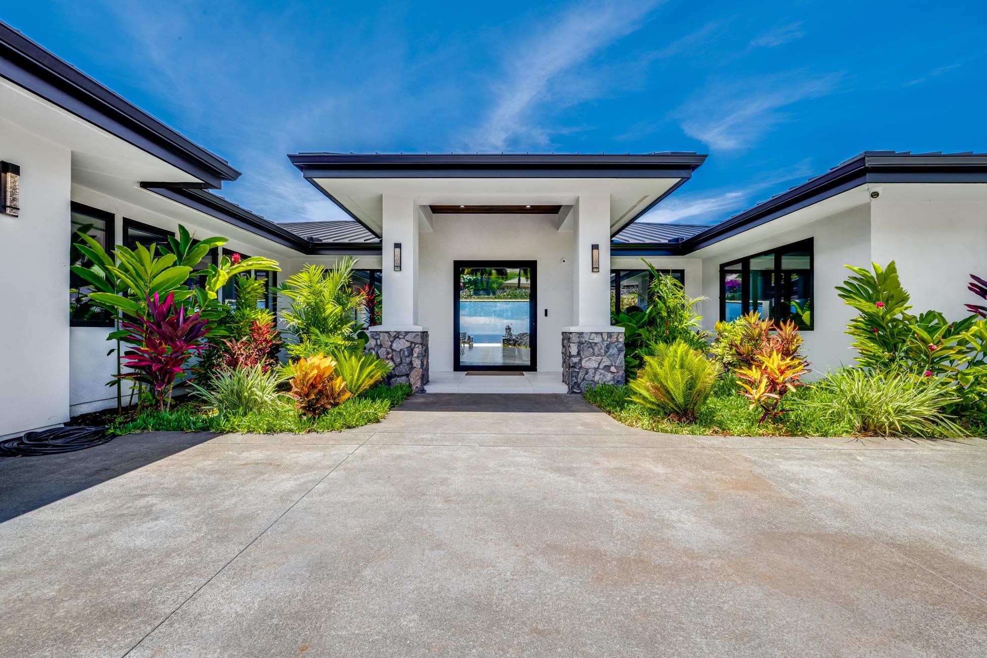 16  Kumu Niu Pl Launiupoko, Lahaina home - photo 2 of 50