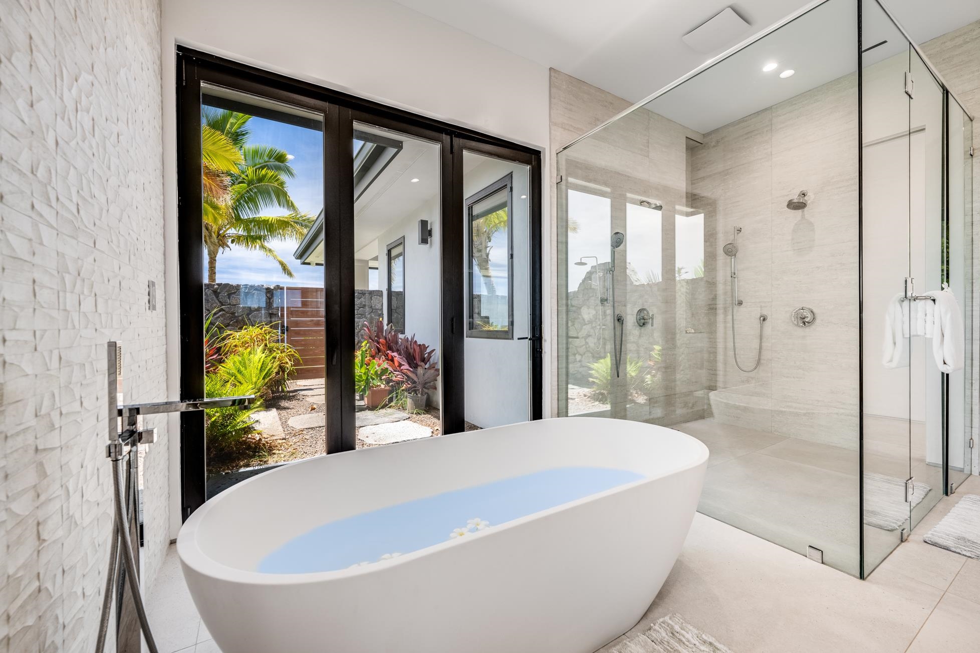 16  Kumu Niu Pl Launiupoko, Lahaina home - photo 37 of 50