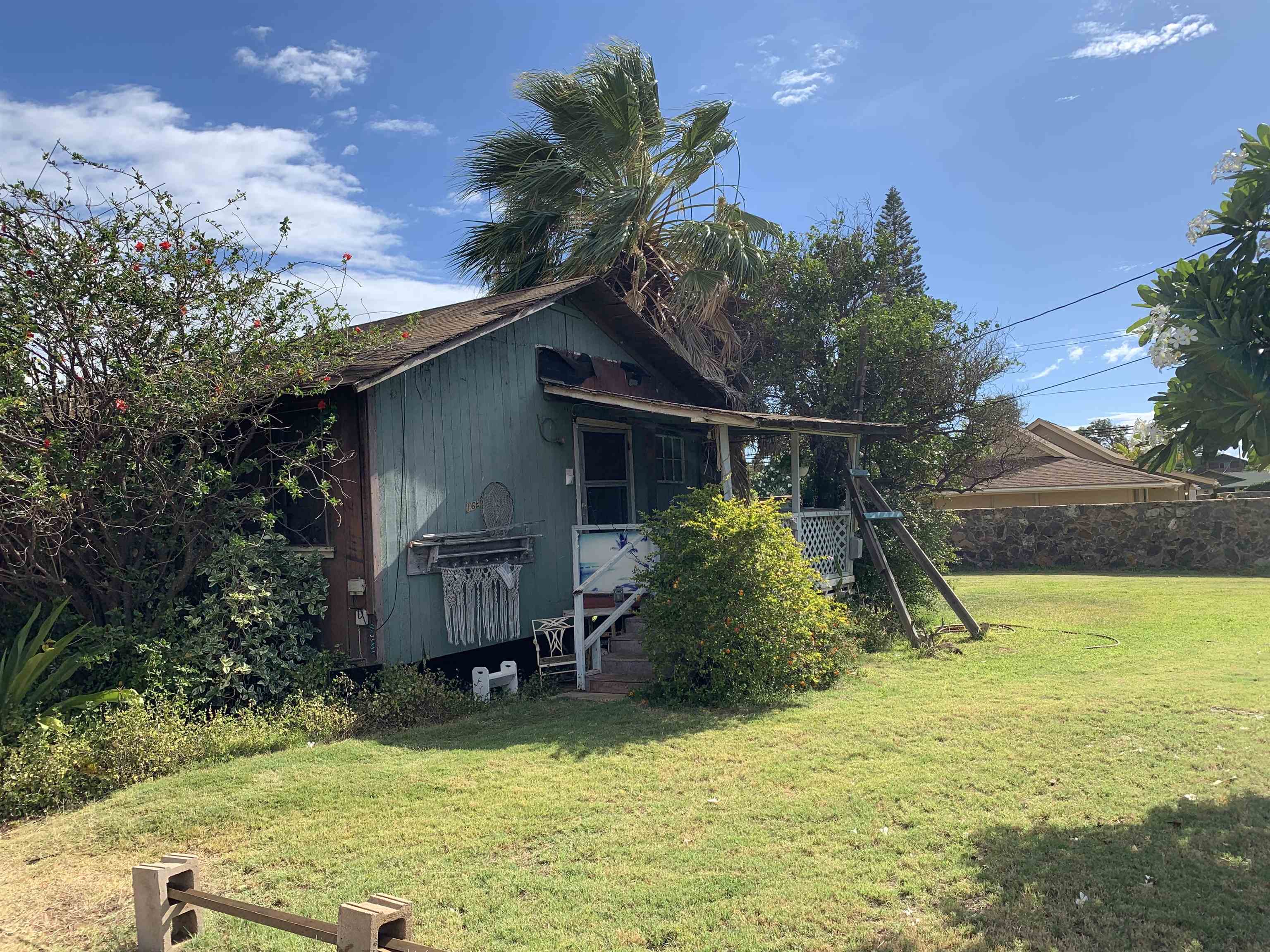 16  Waipuilani Rd , Kihei home - photo 6 of 9