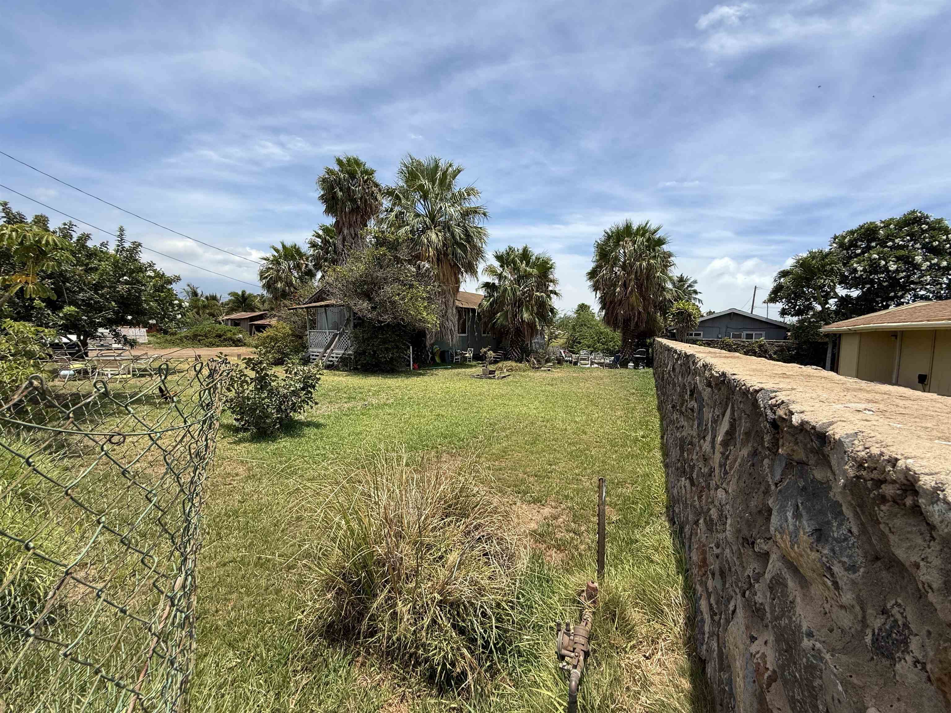 16  Waipuilani Rd , Kihei home - photo 2 of 6