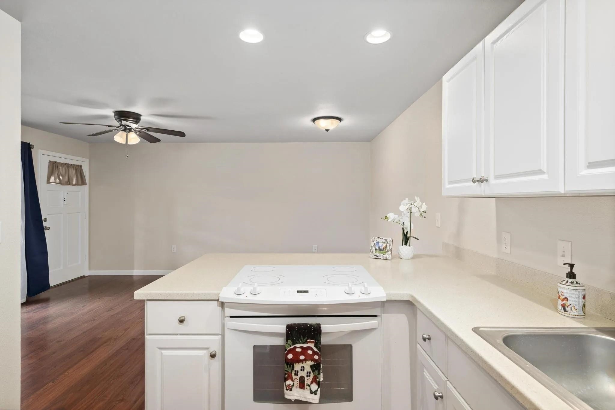 Keonekai Villages condo # 14-202, Kihei, Hawaii - photo 10 of 21