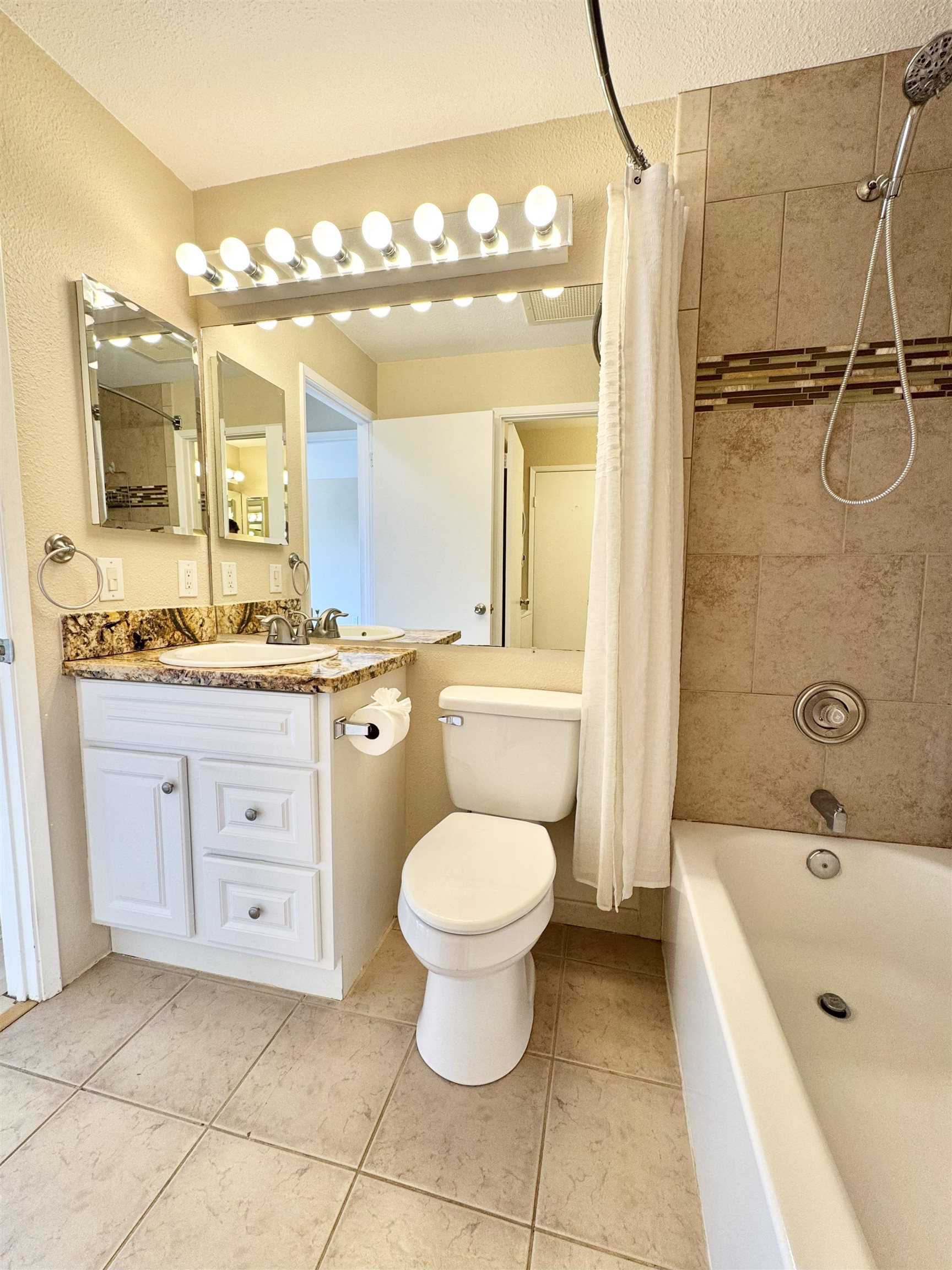 Keonekai Villages condo # 18-201, Kihei, Hawaii - photo 17 of 24