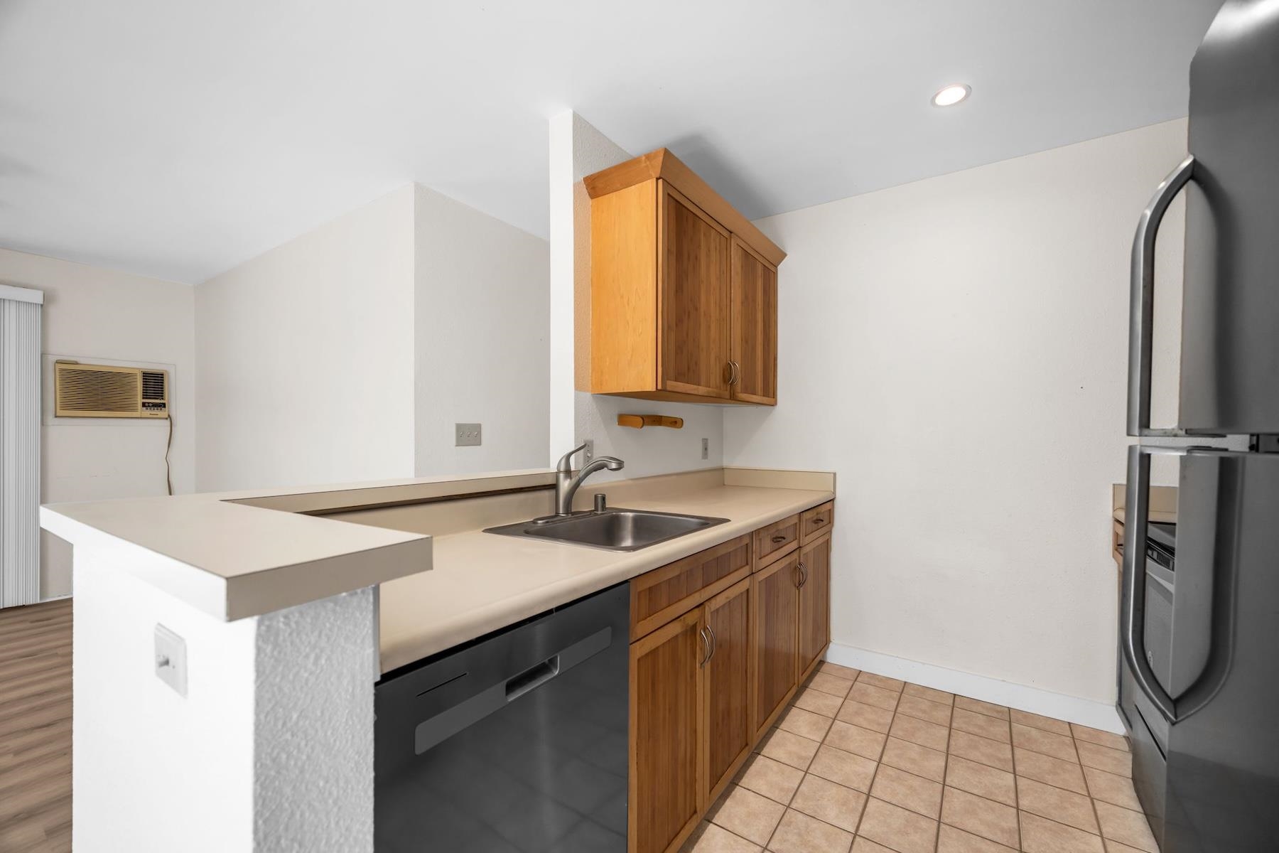 Keonekai Villages condo # 18-202, Kihei, Hawaii - photo 16 of 25