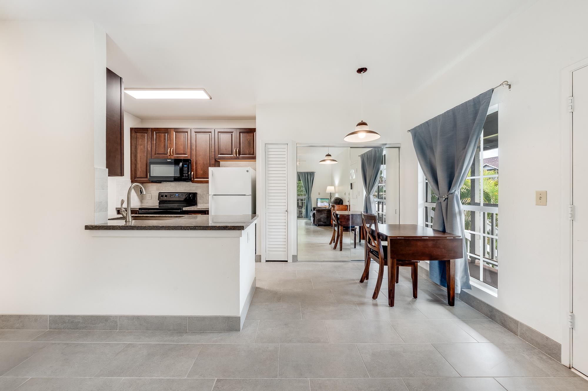 Keonekai Villages condo # 8-202, Kihei, Hawaii - photo 4 of 27