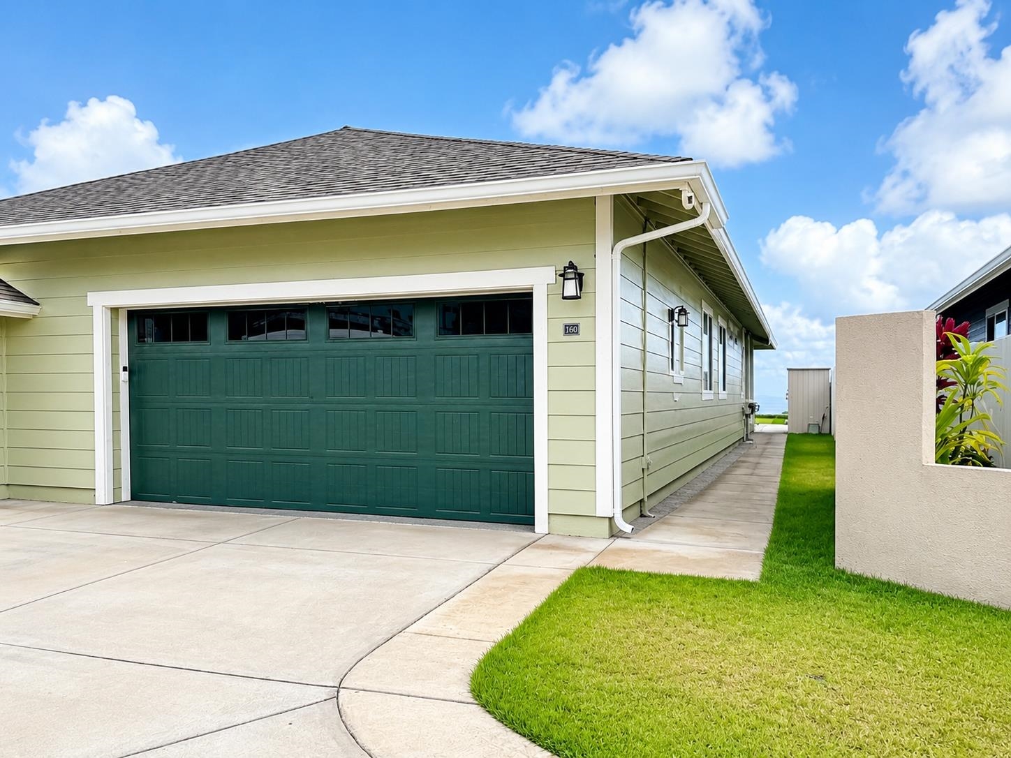 160  Kilioopu St , Wailuku home - photo 3 of 49