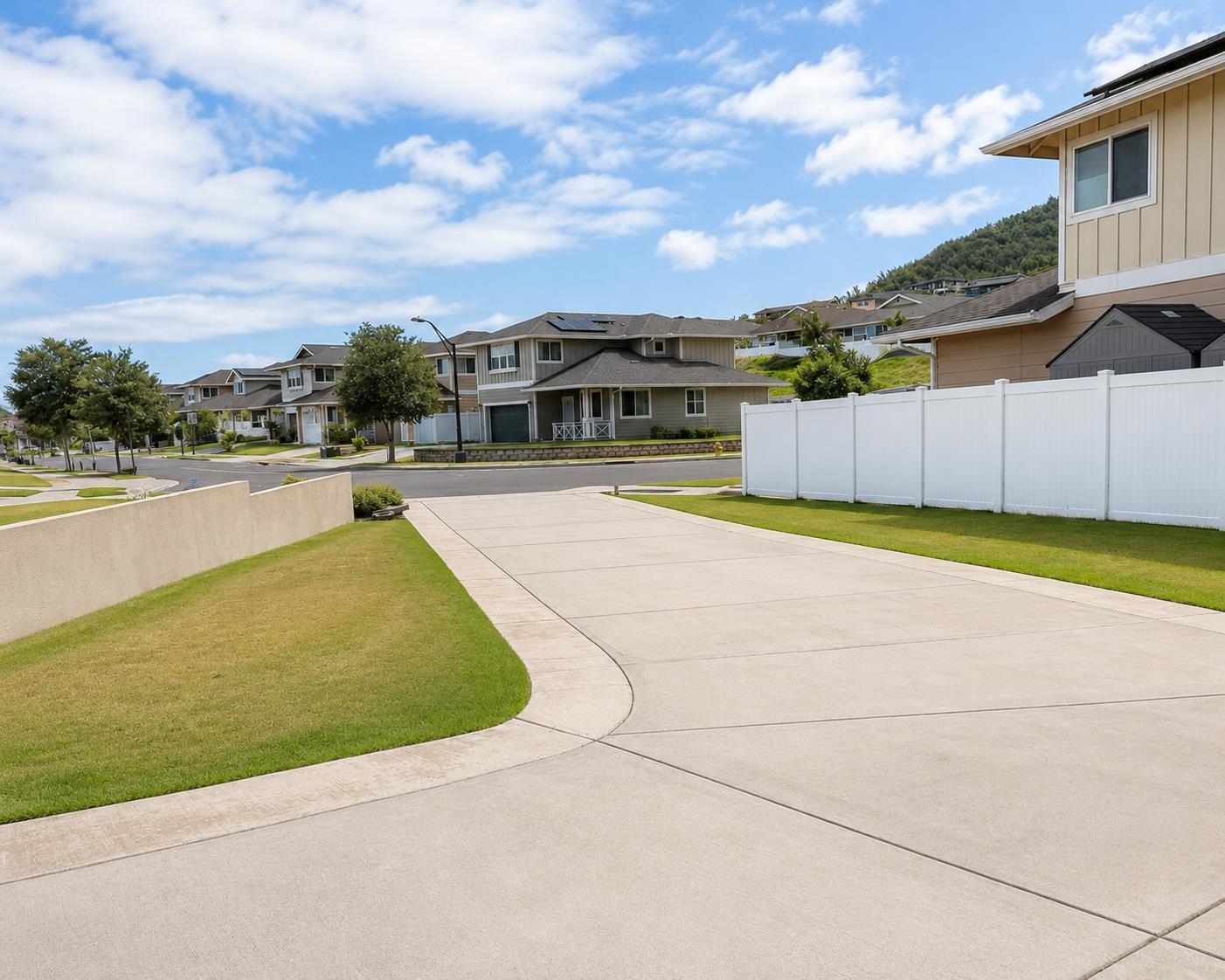 160  Kilioopu St , Wailuku home - photo 4 of 49