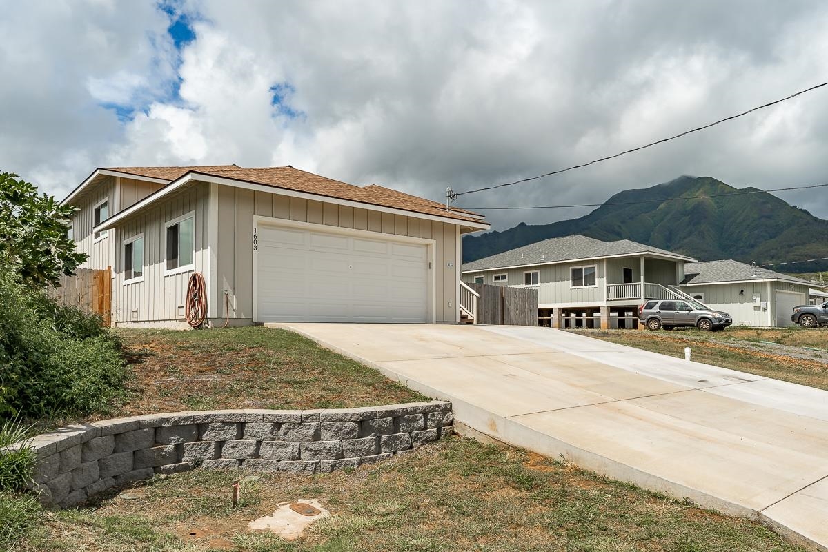 1603  Makahala Pl , Wailuku home - photo 38 of 40