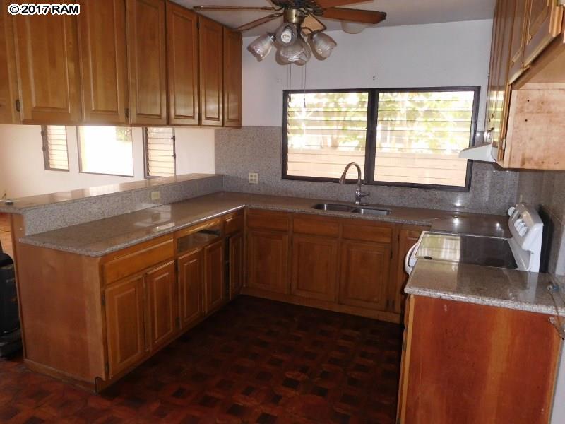 161  Opukea St , Kahului home - photo 3 of 27