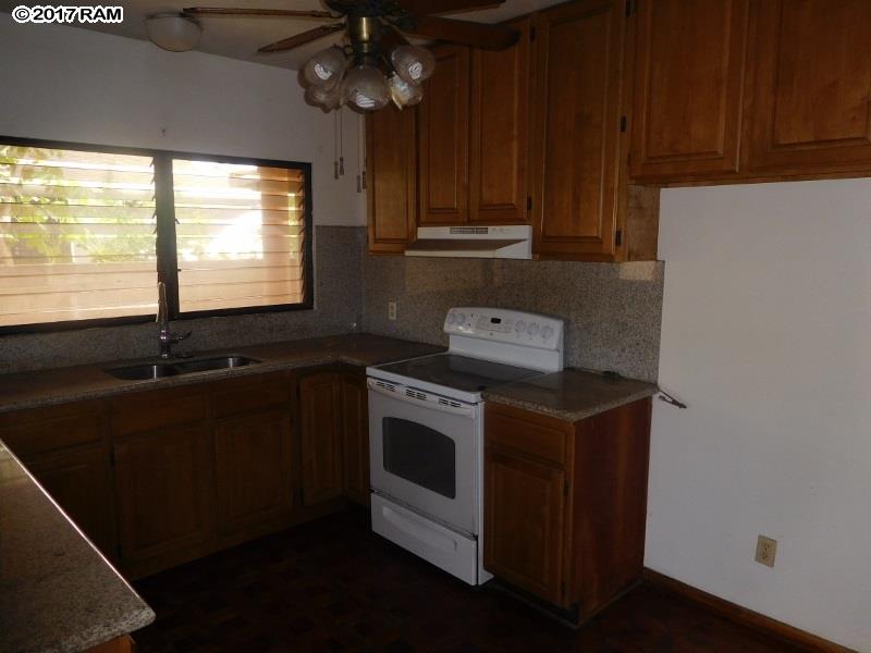 161  Opukea St , Kahului home - photo 4 of 27