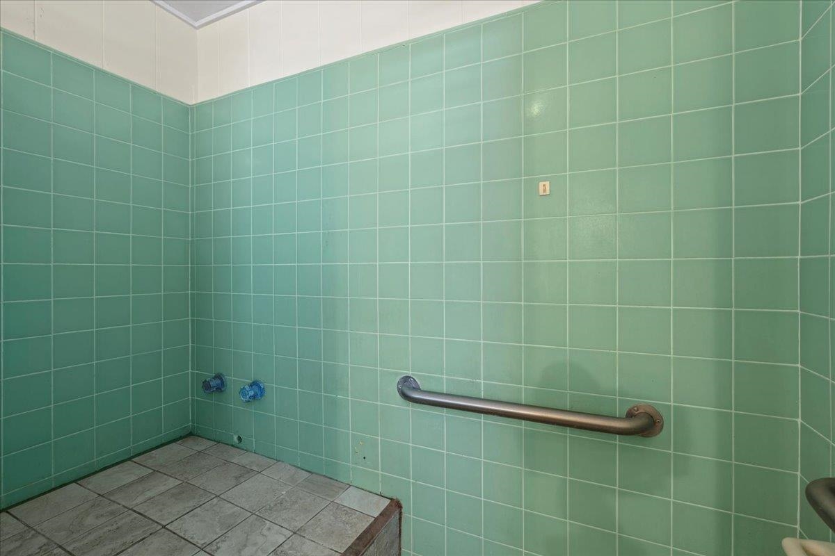 1610  Wili Pl , Wailuku home - photo 27 of 34