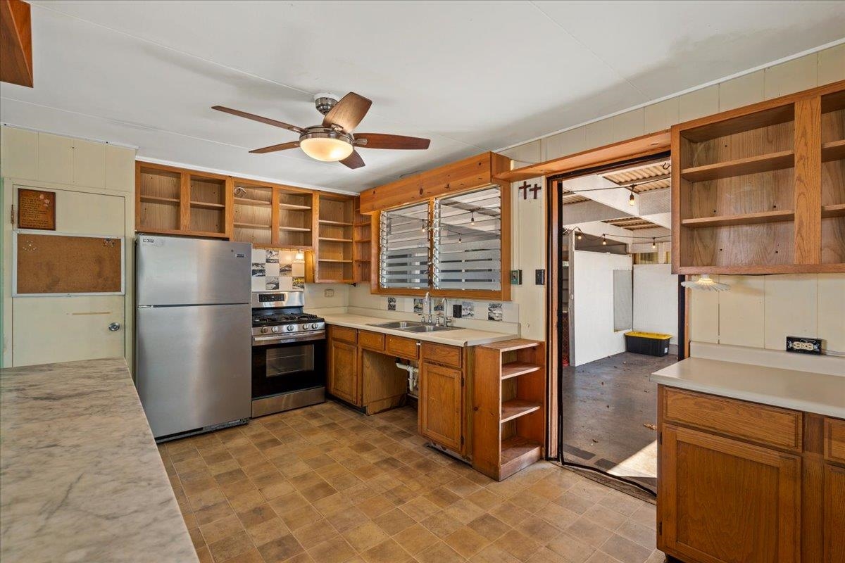 1610  Wili Pl , Wailuku home - photo 4 of 34