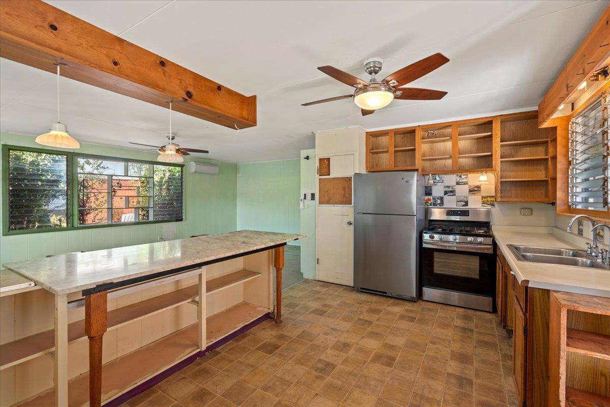 1610  Wili Pl , Wailuku home - photo 8 of 34