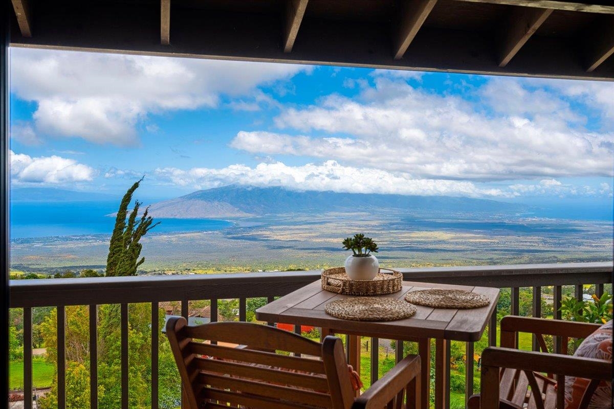 162  Koheo Rd Kula, Kula/Ulupalakua/Kanaio home - photo 2 of 50