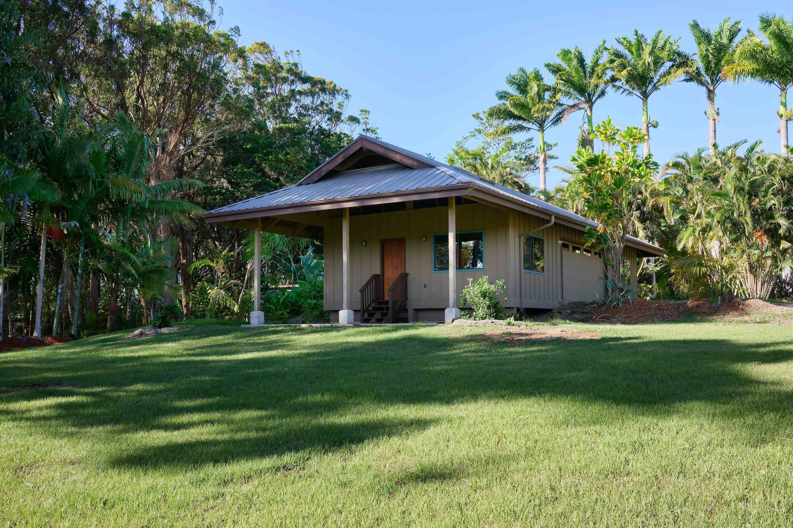 1642  Kuiaha Rd West Kuiaha, Haiku home - photo 38 of 50